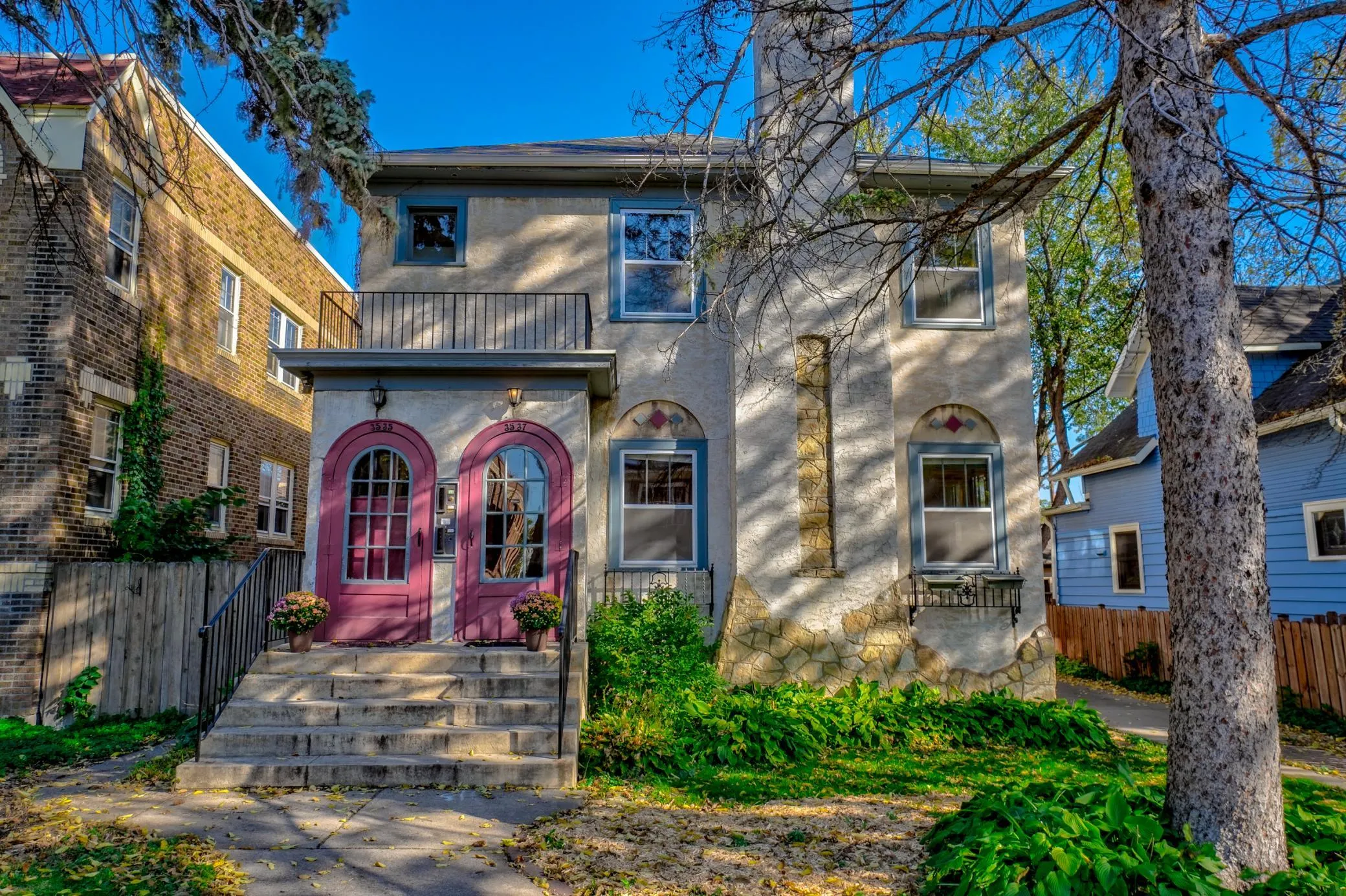 Photo 4 of 3535 Harriet Avenue