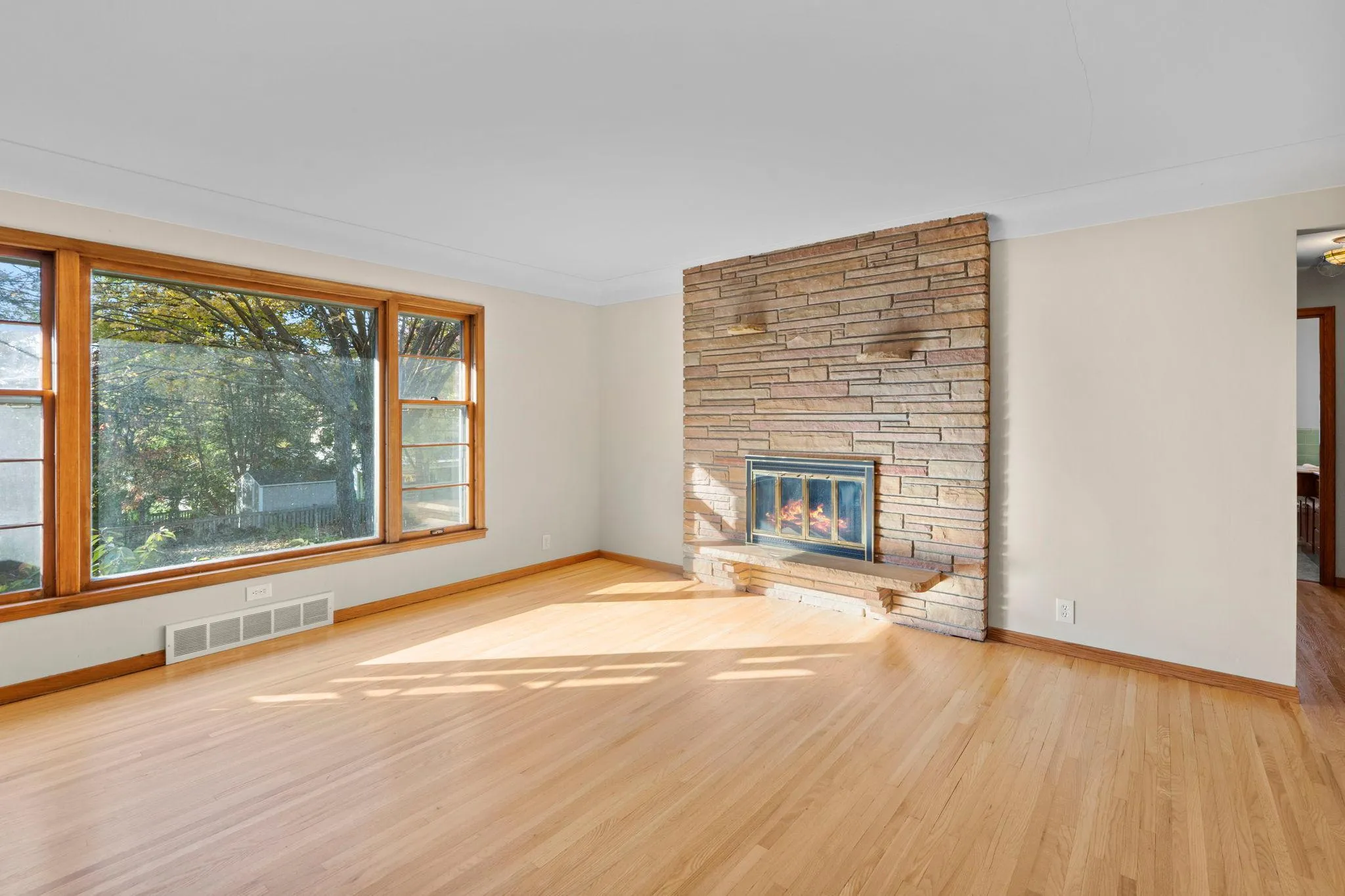 Photo 4 of 5708 Bernard Place