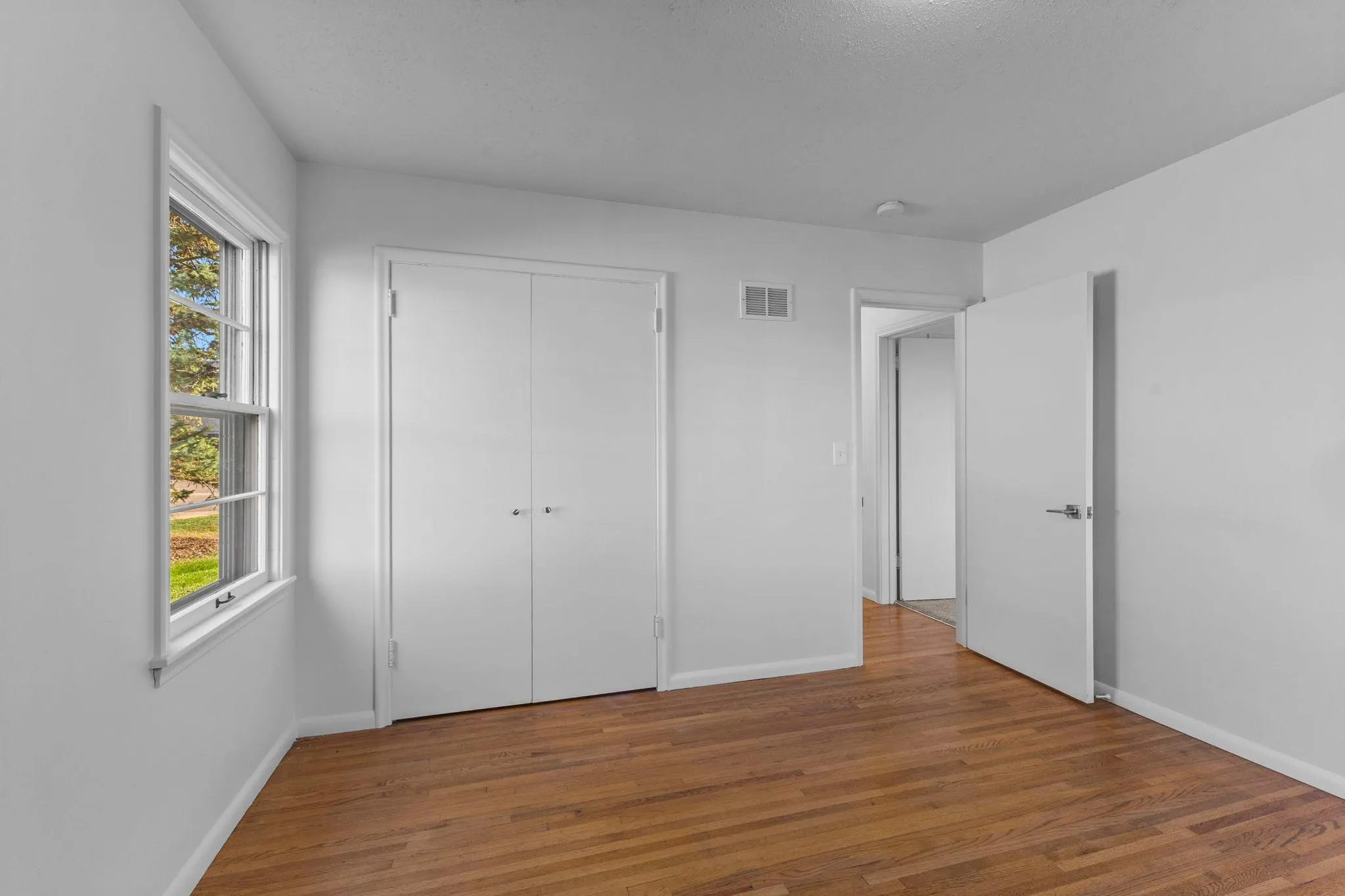 Photo 15 of 1501 Preston Lane
