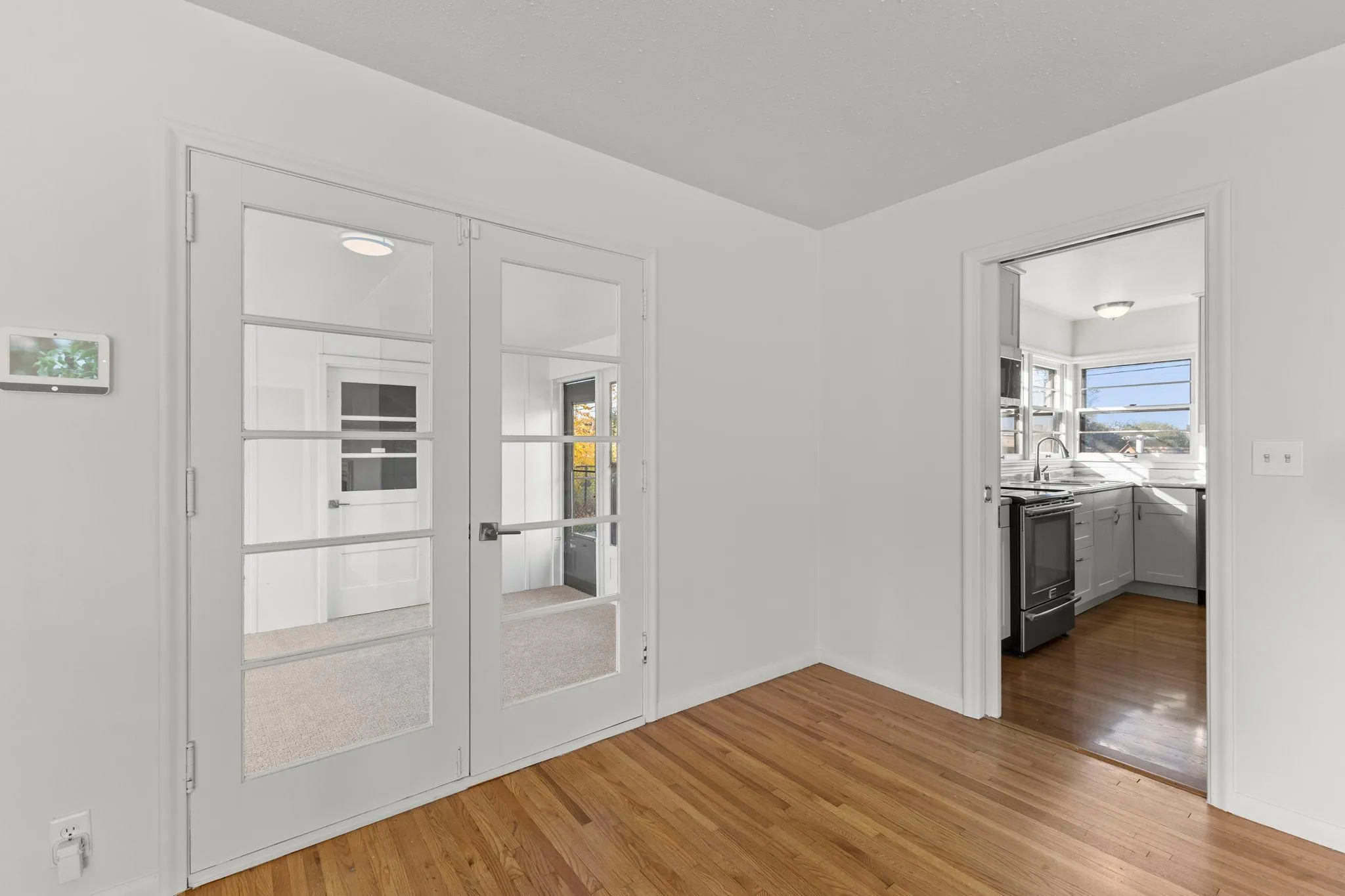 Photo 4 of 1501 Preston Lane