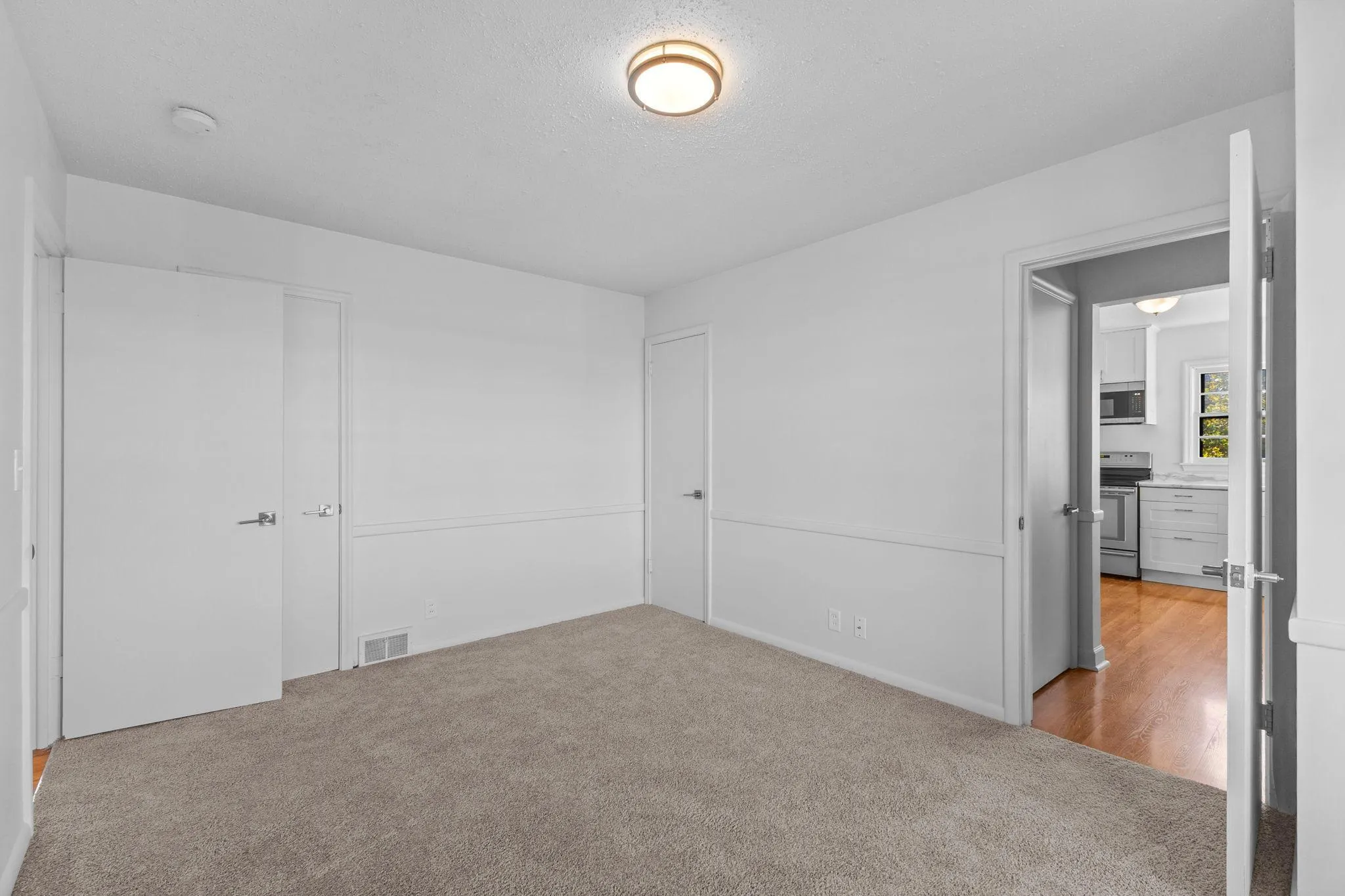 Photo 9 of 1501 Preston Lane