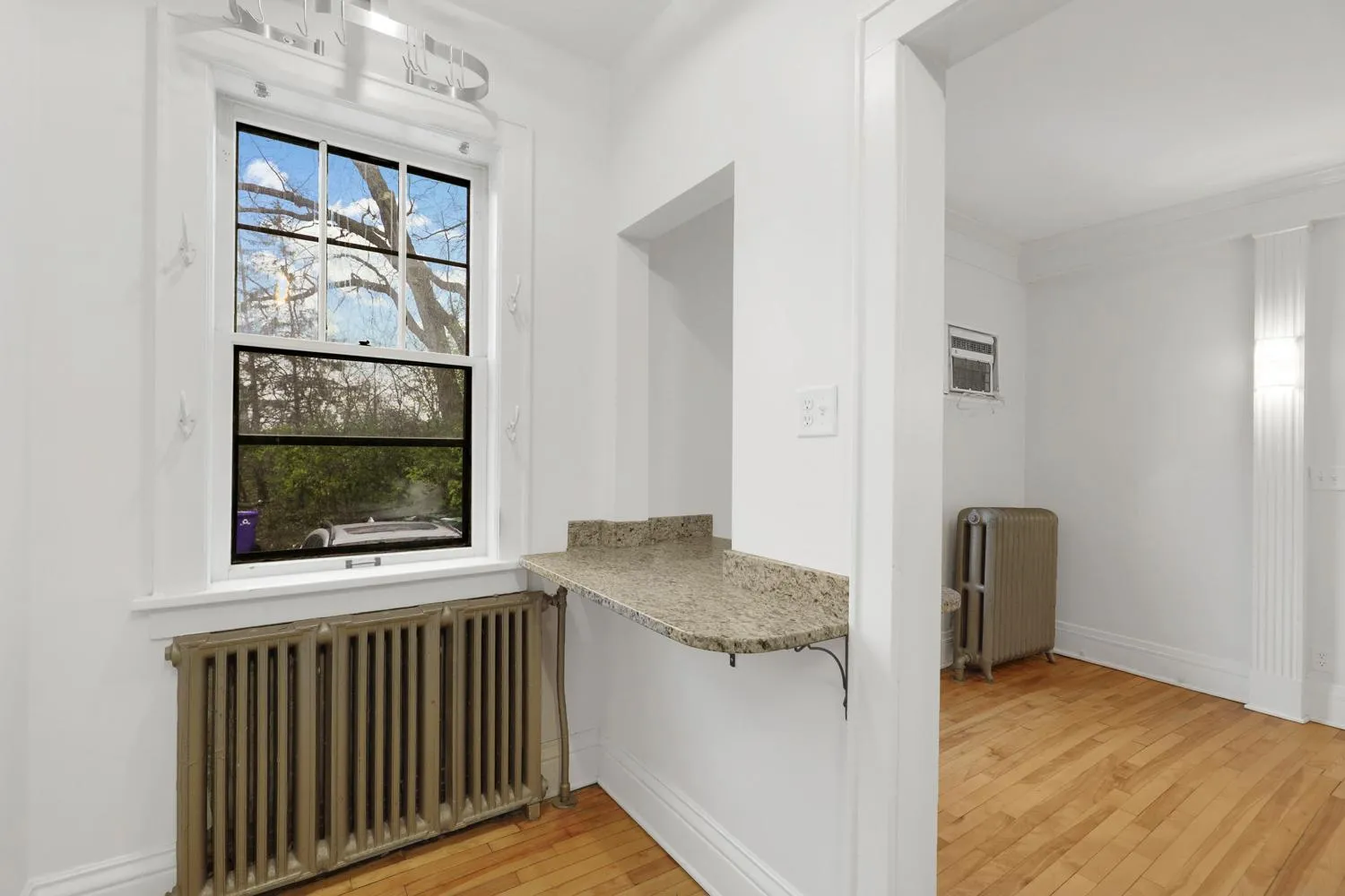 Photo 10 of 220 Marshall Avenue Unit 3