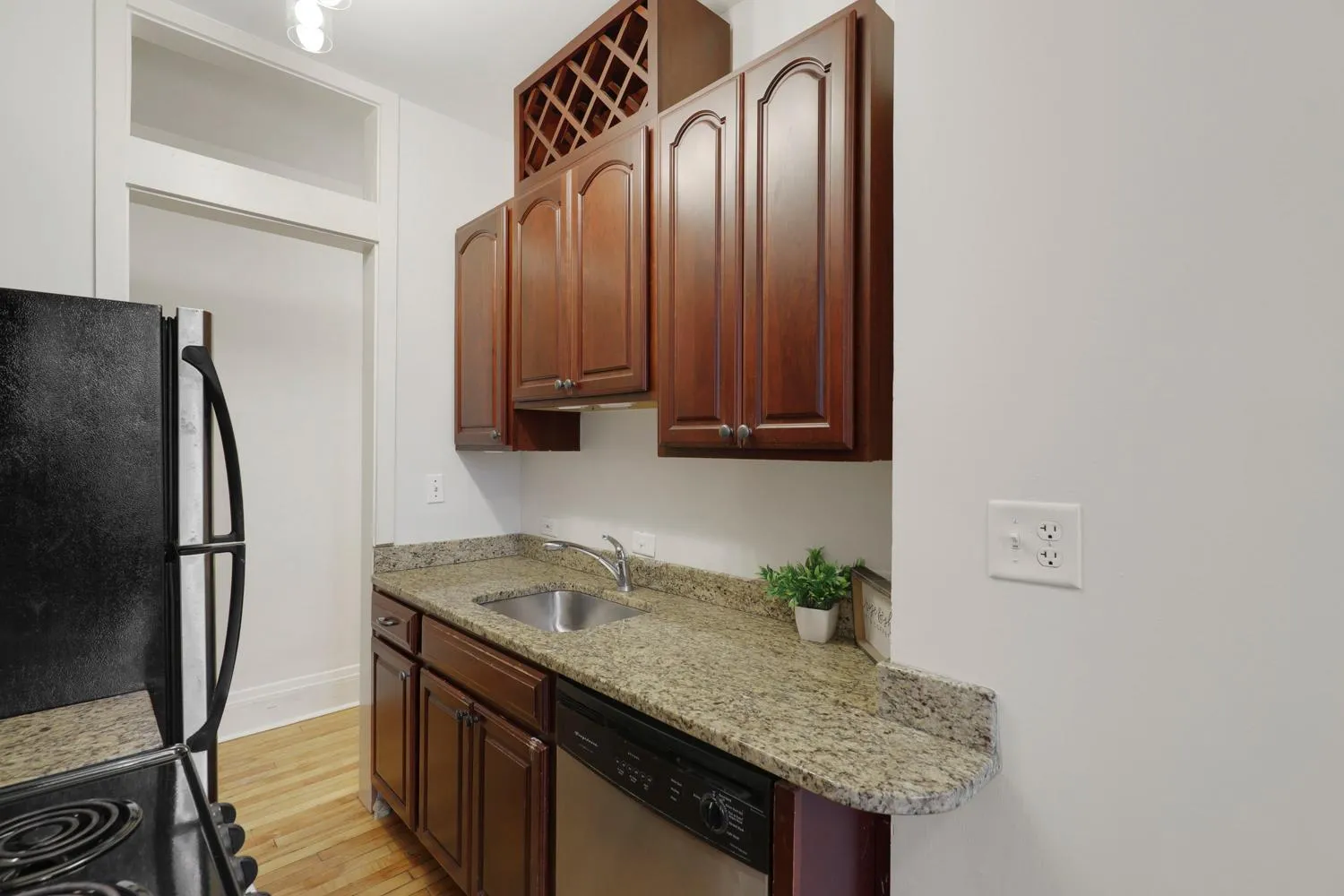 Photo 8 of 220 Marshall Avenue Unit 3