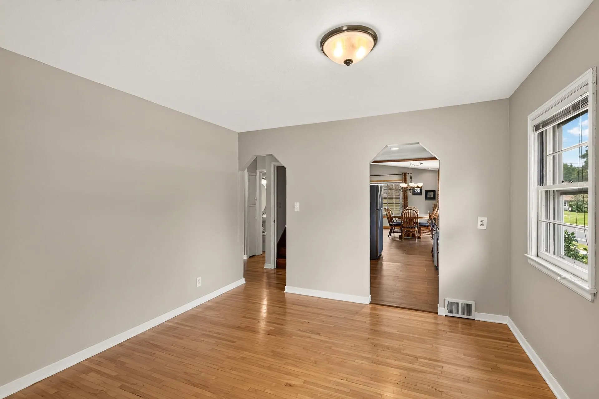 Photo 5 of 7000 4th S Avenue