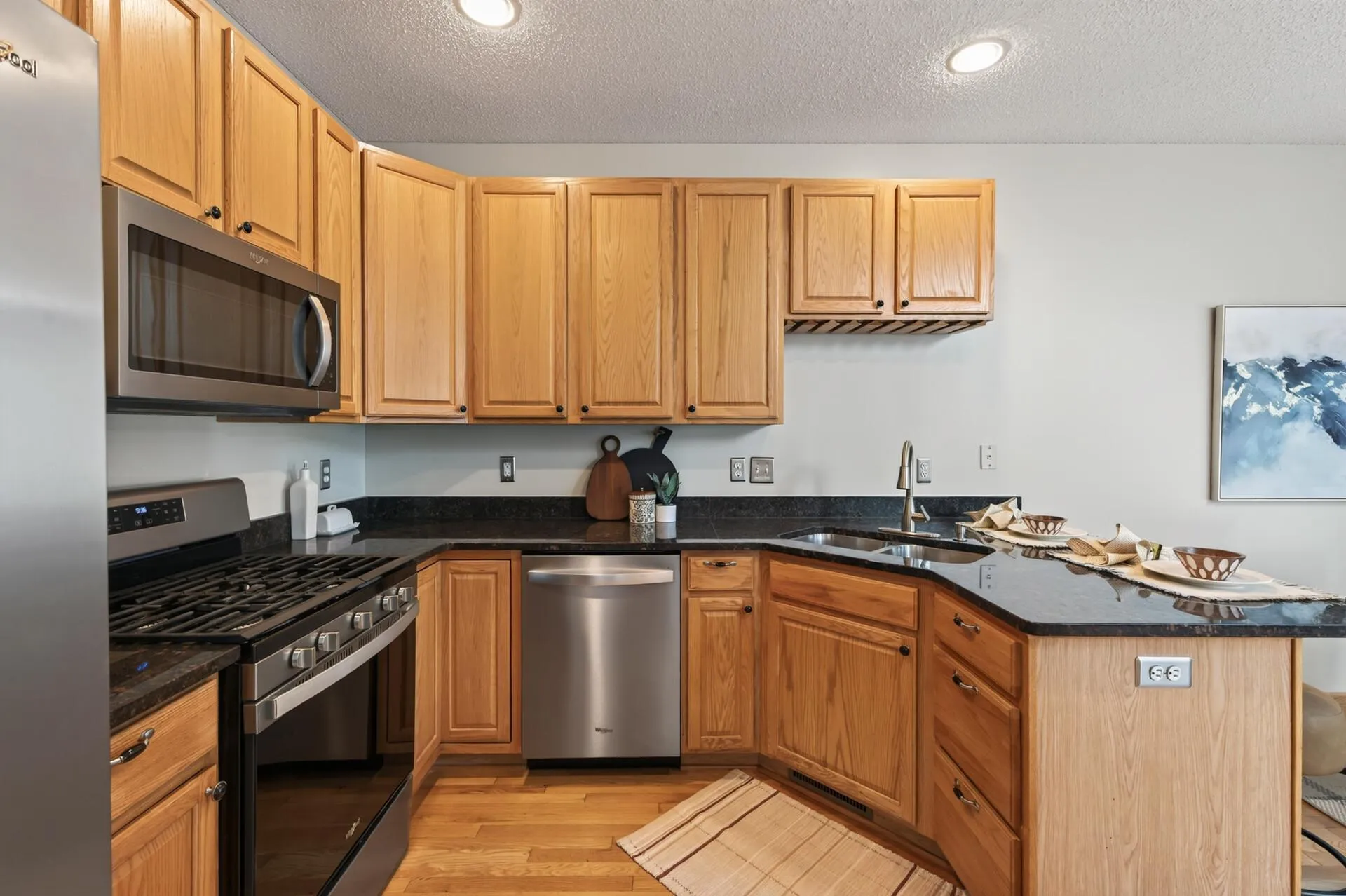 Photo 11 of 594 Sutherland Drive