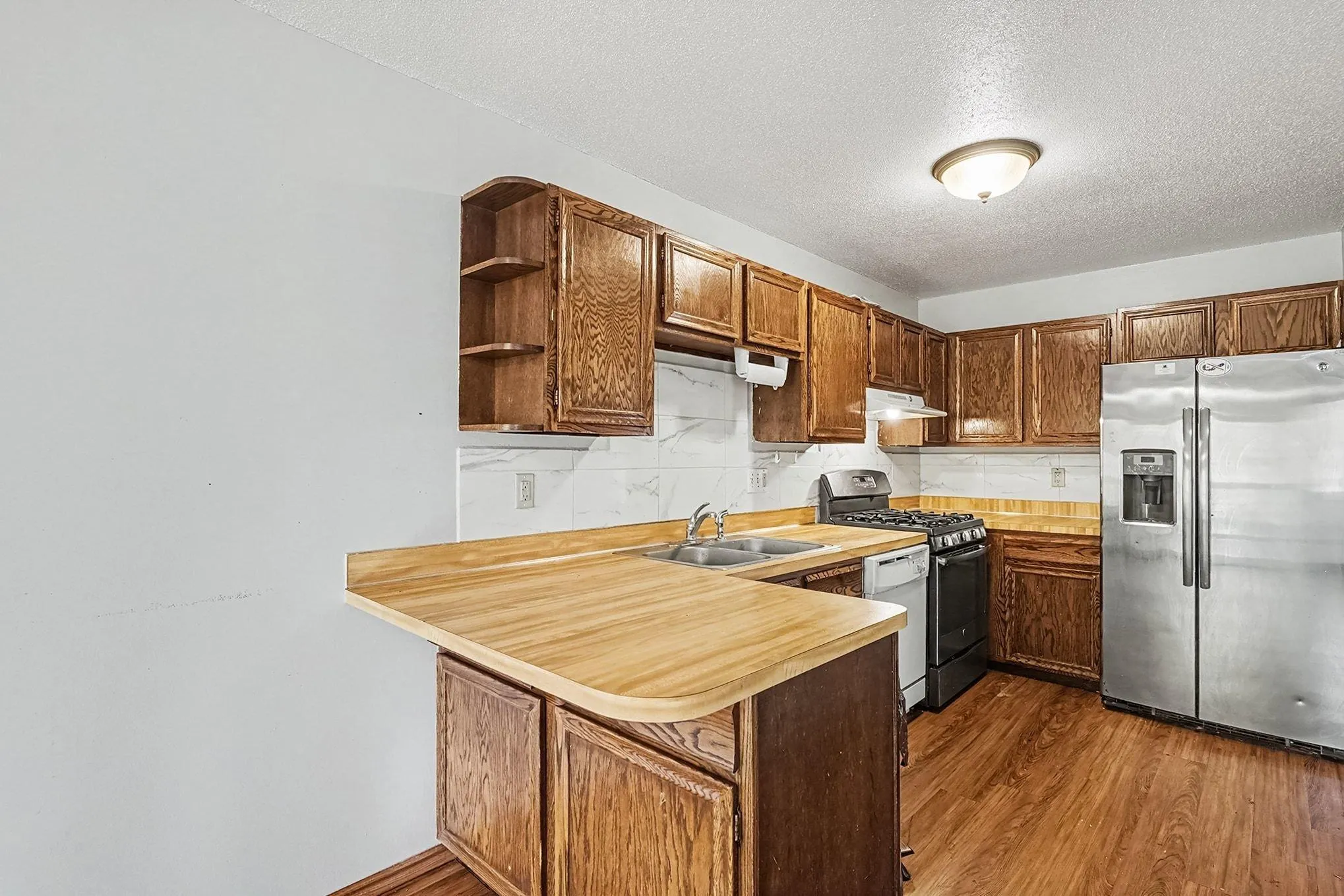 Photo 10 of 612 E 143rd Street