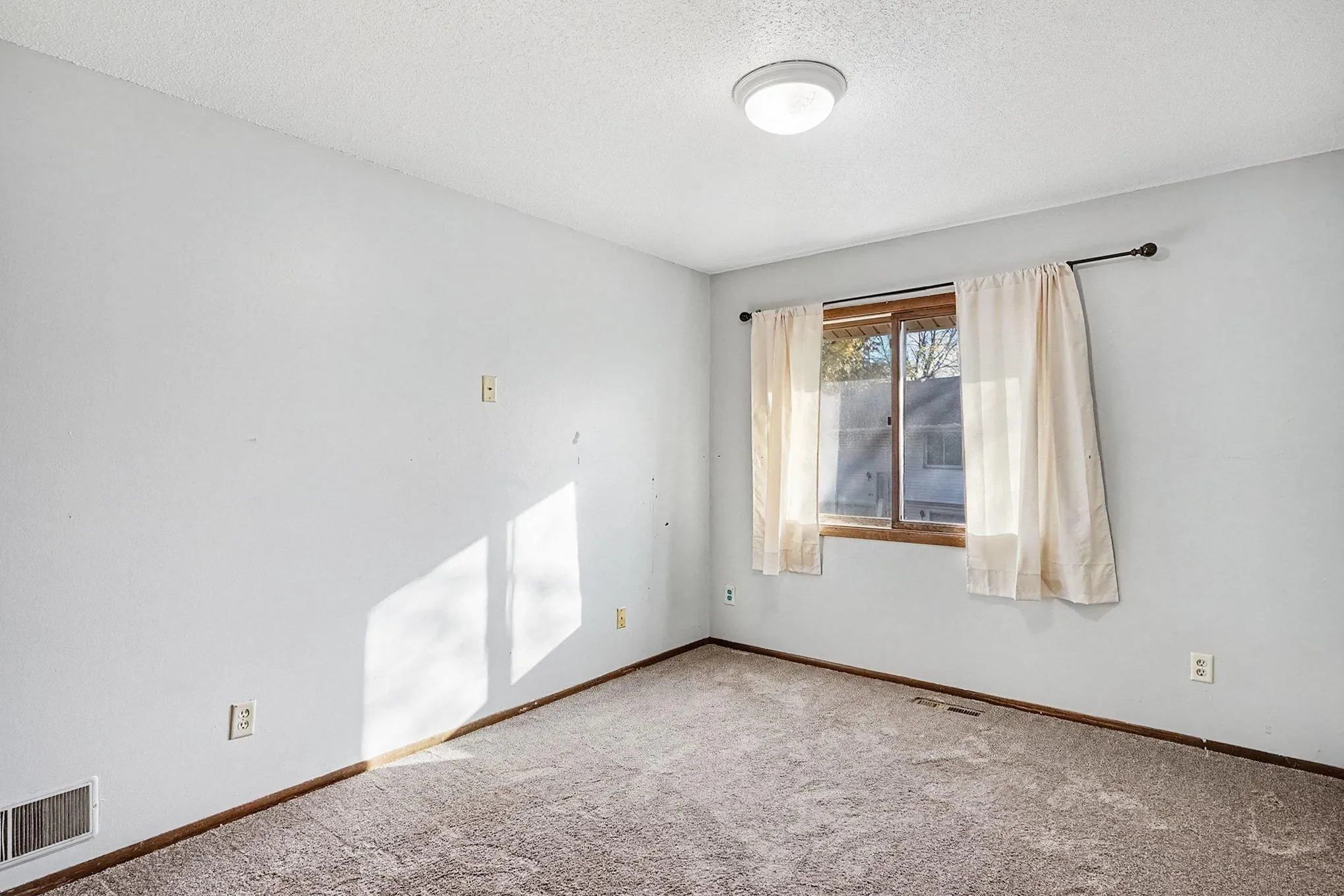 Photo 13 of 612 E 143rd Street