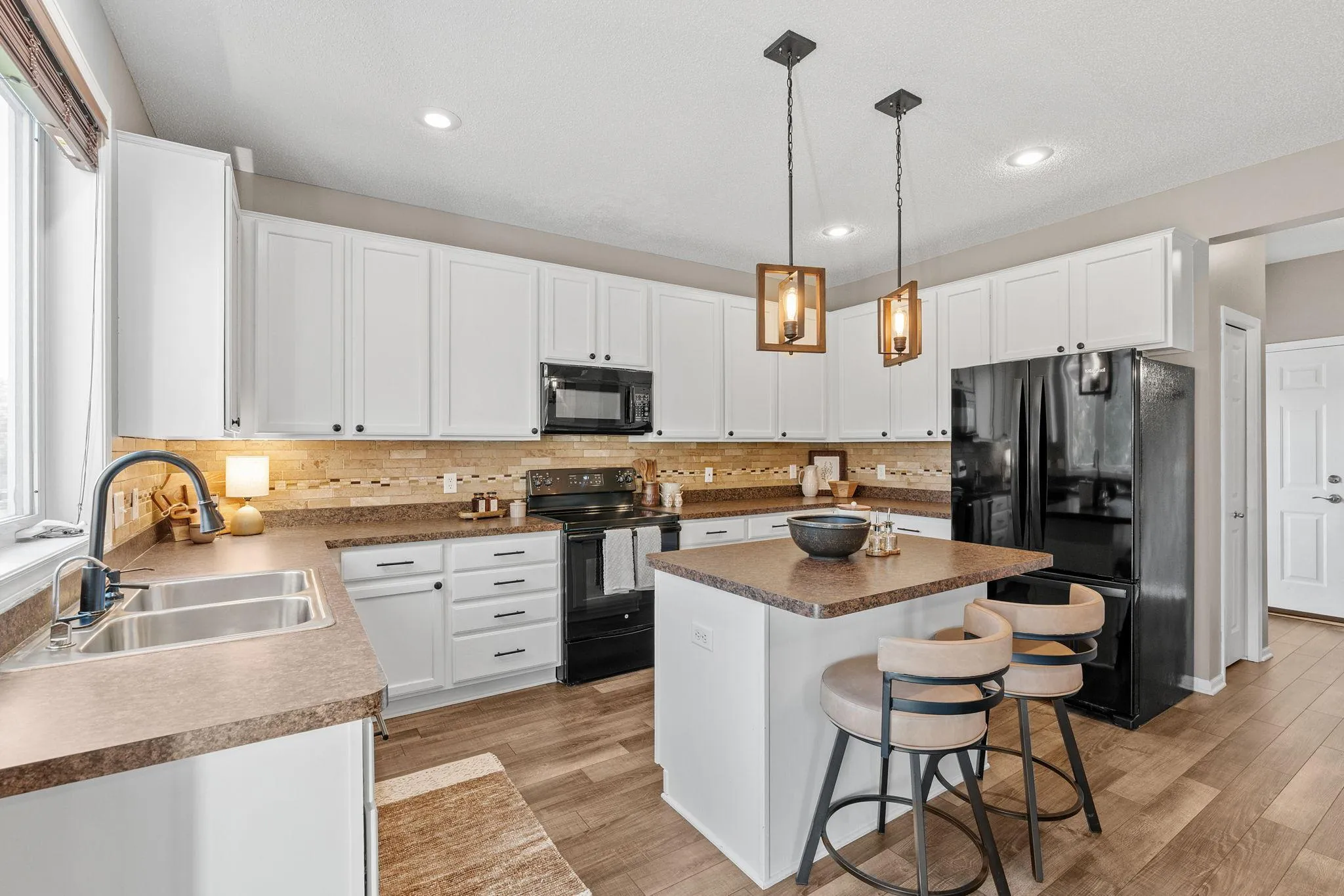 Photo 11 of 16296 Fallbrook Drive