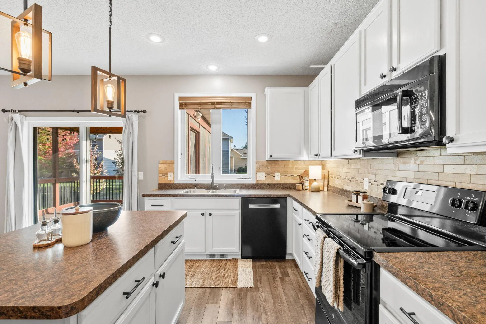Photo 13 of 16296 Fallbrook Drive