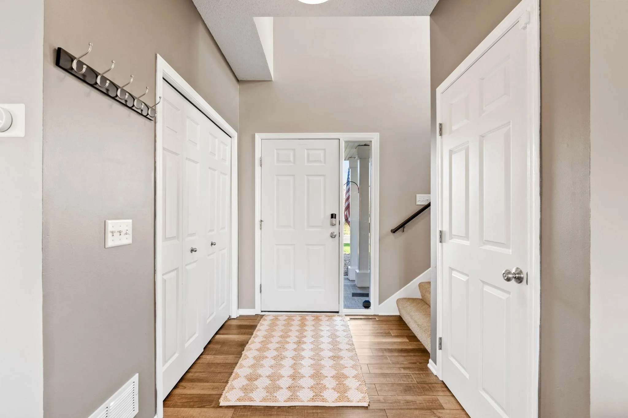 Photo 3 of 16296 Fallbrook Drive