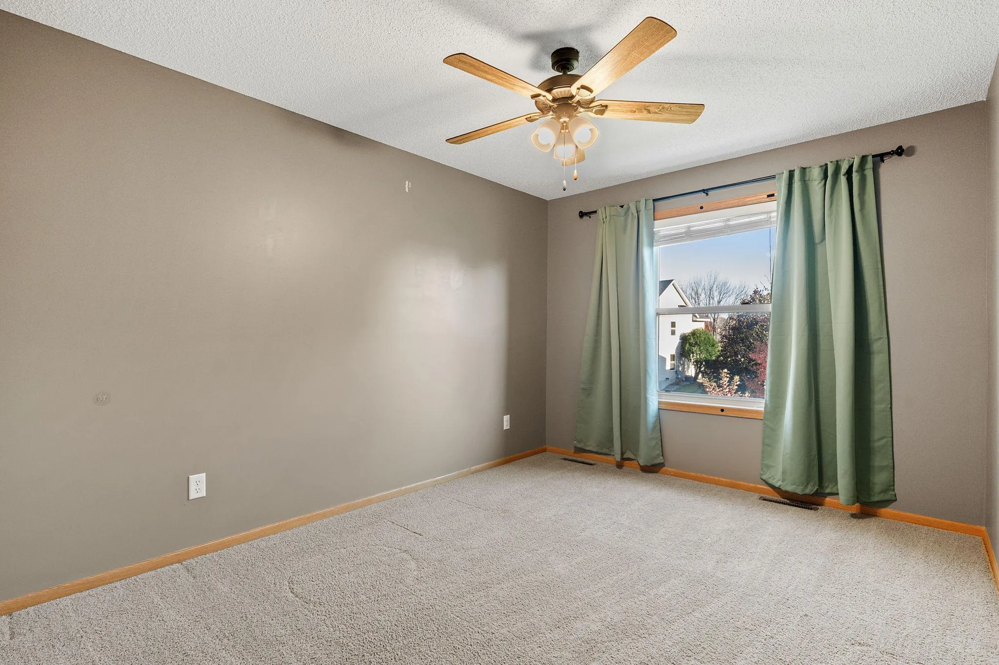 Photo 24 of 16296 Fallbrook Drive