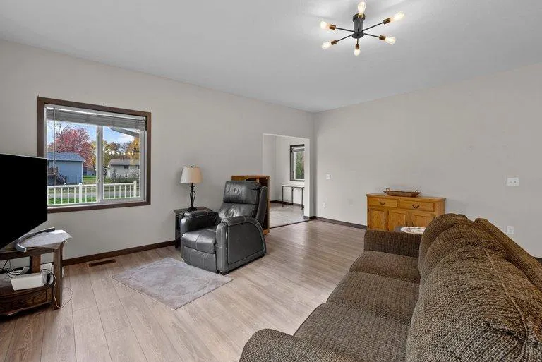 Photo 18 of 2899 Eastview Court
