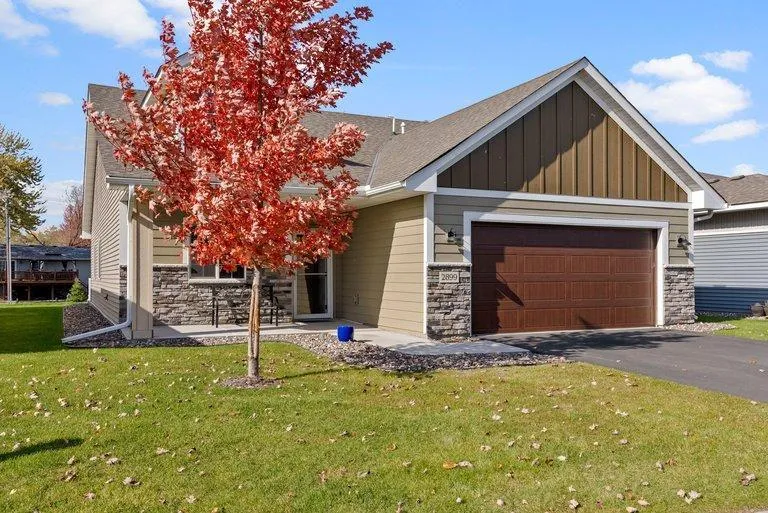 Photo 2 of 2899 Eastview Court