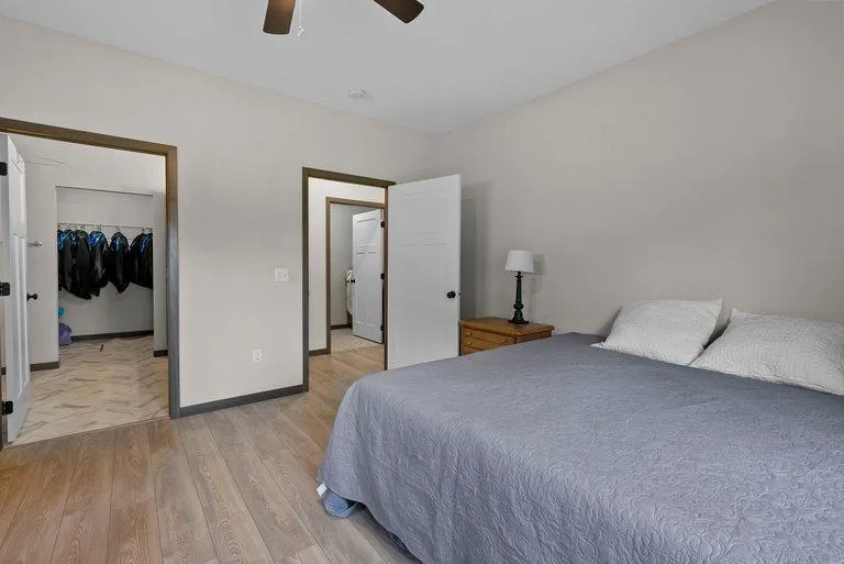 Photo 11 of 2899 Eastview Court