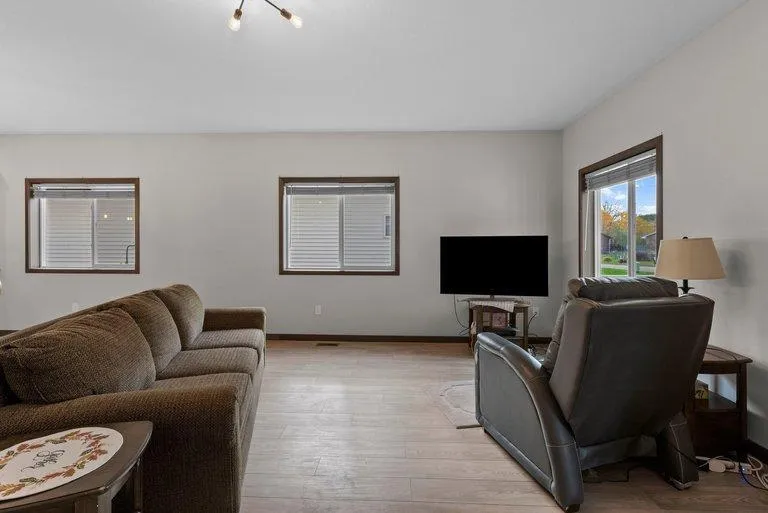 Photo 16 of 2899 Eastview Court