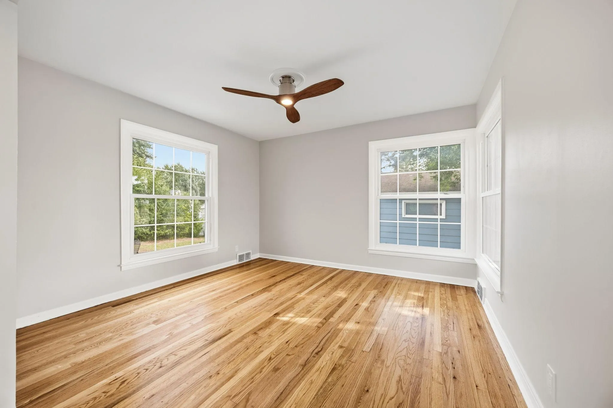 Photo 6 of 2951 Independence S Avenue