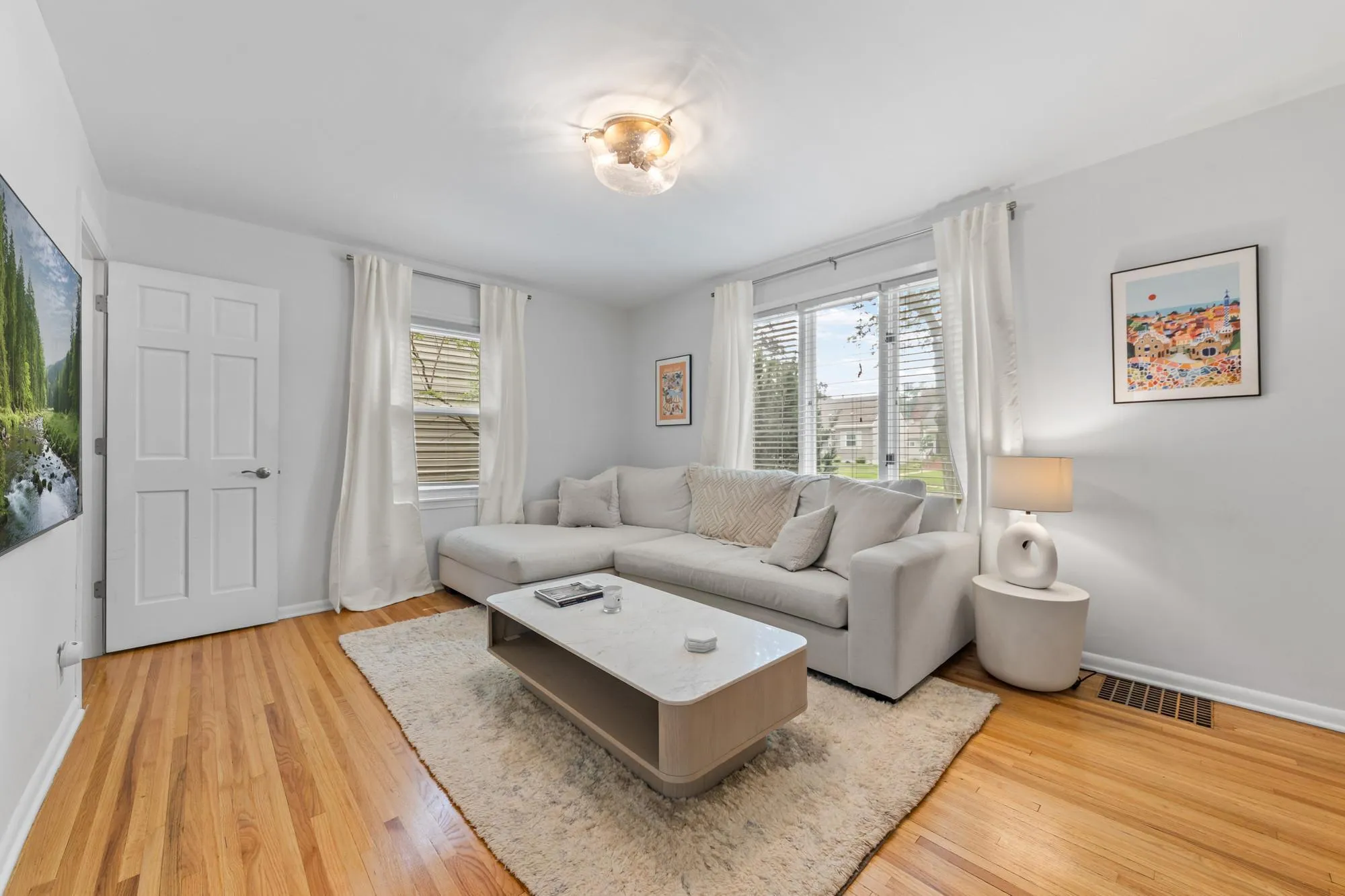 Photo 4 of 5701 Vincent S Avenue