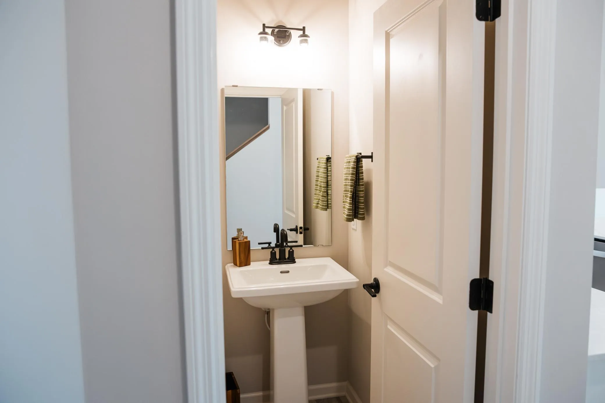 Photo 10 of 14948 Athlone Place