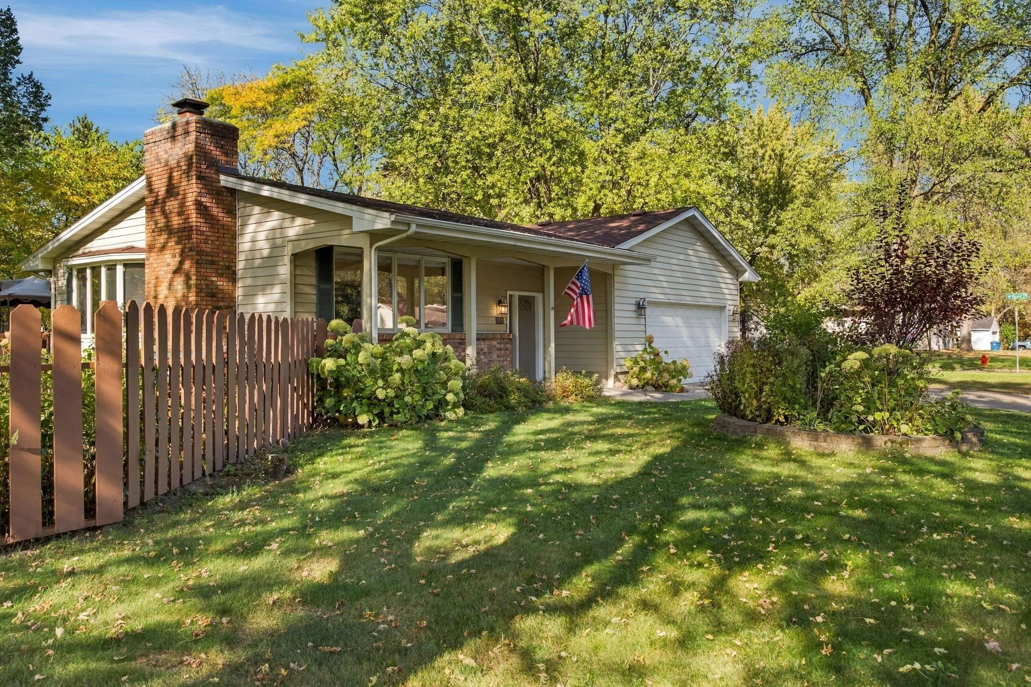 Photo 2 of 2430 Floral Drive