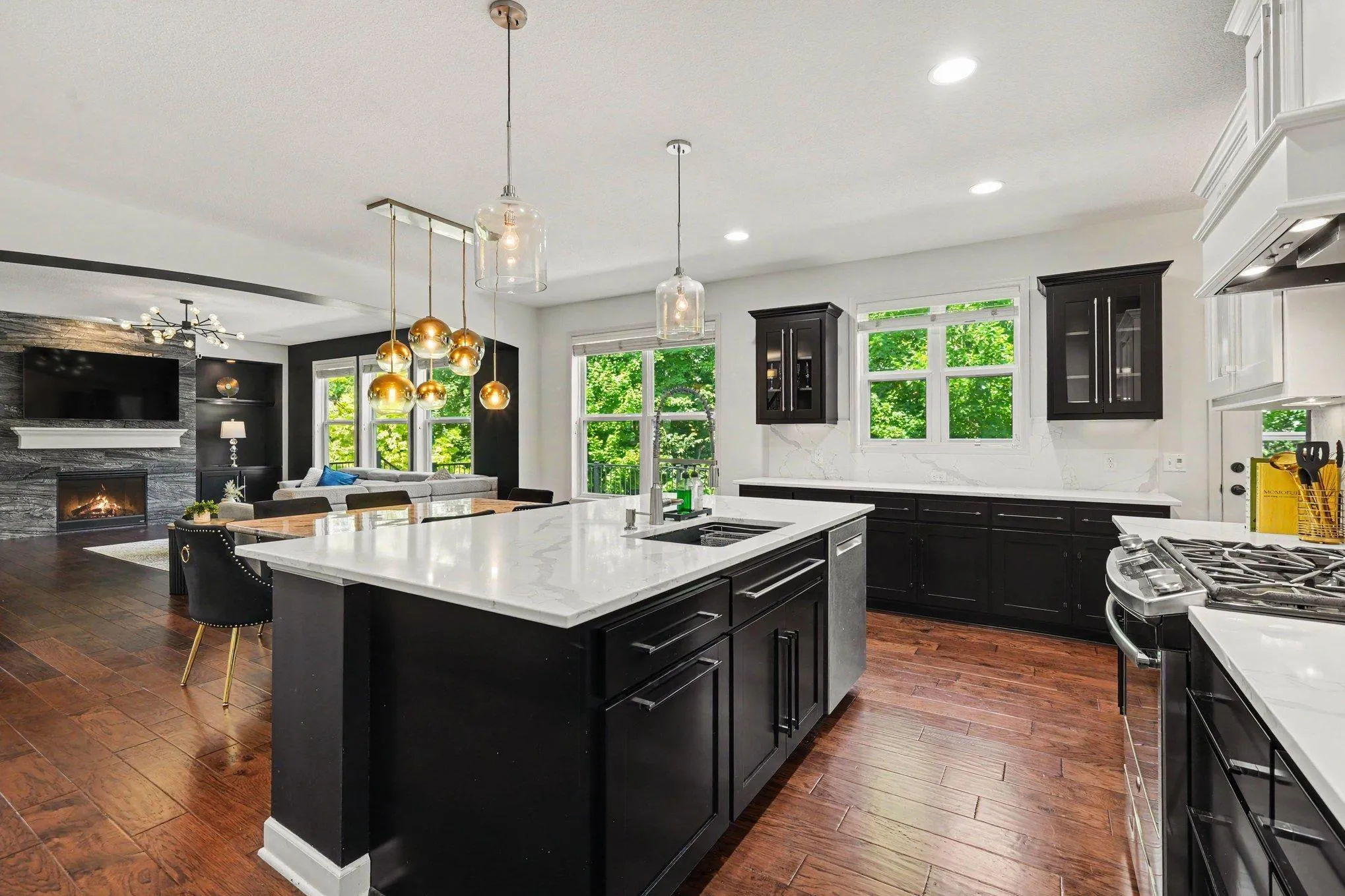 Photo 11 of 5310 Black Oaks N Lane