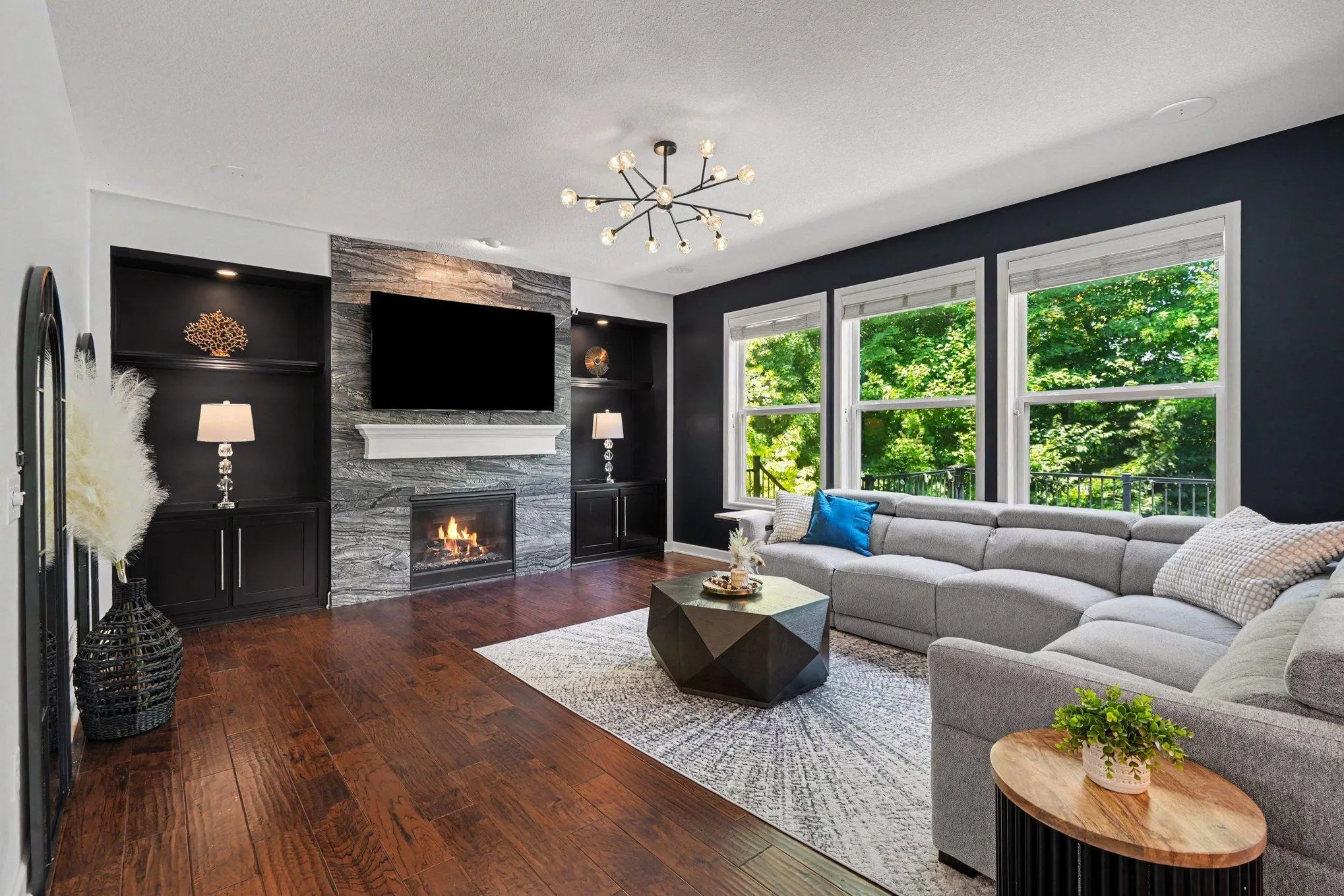Photo 4 of 5310 Black Oaks N Lane