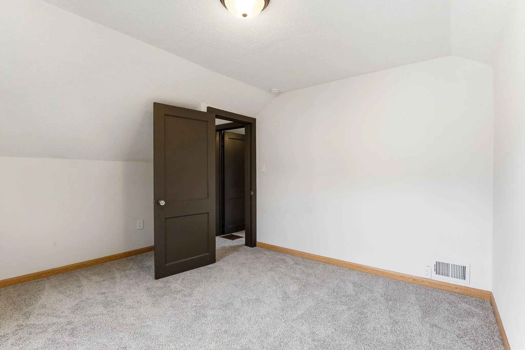 Photo 19 of 5309 Xerxes S Avenue