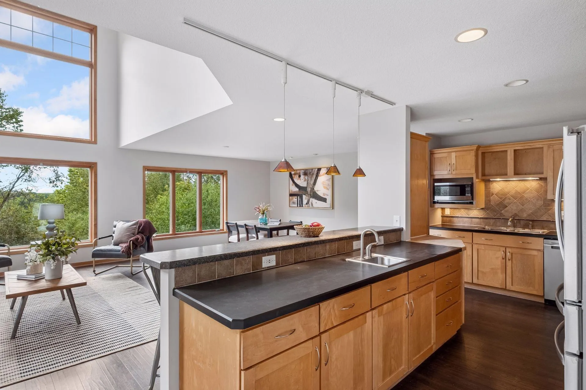 Photo 11 of 7153 Goodview S Avenue