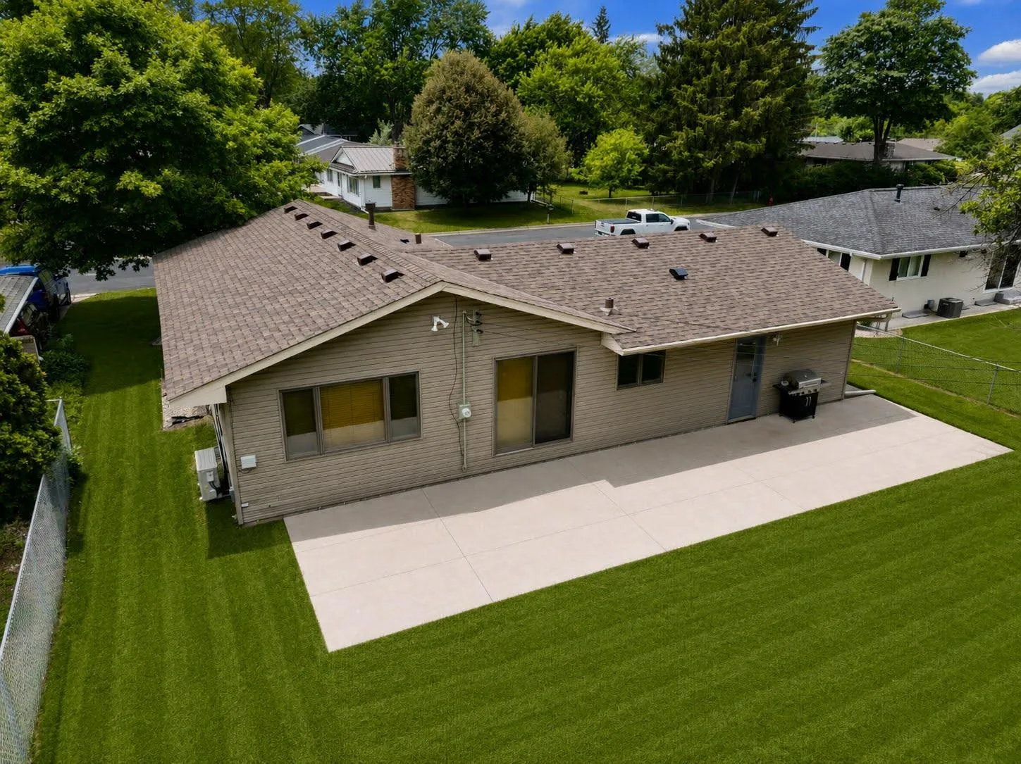 Photo 2 of 1381 Woodhill Drive