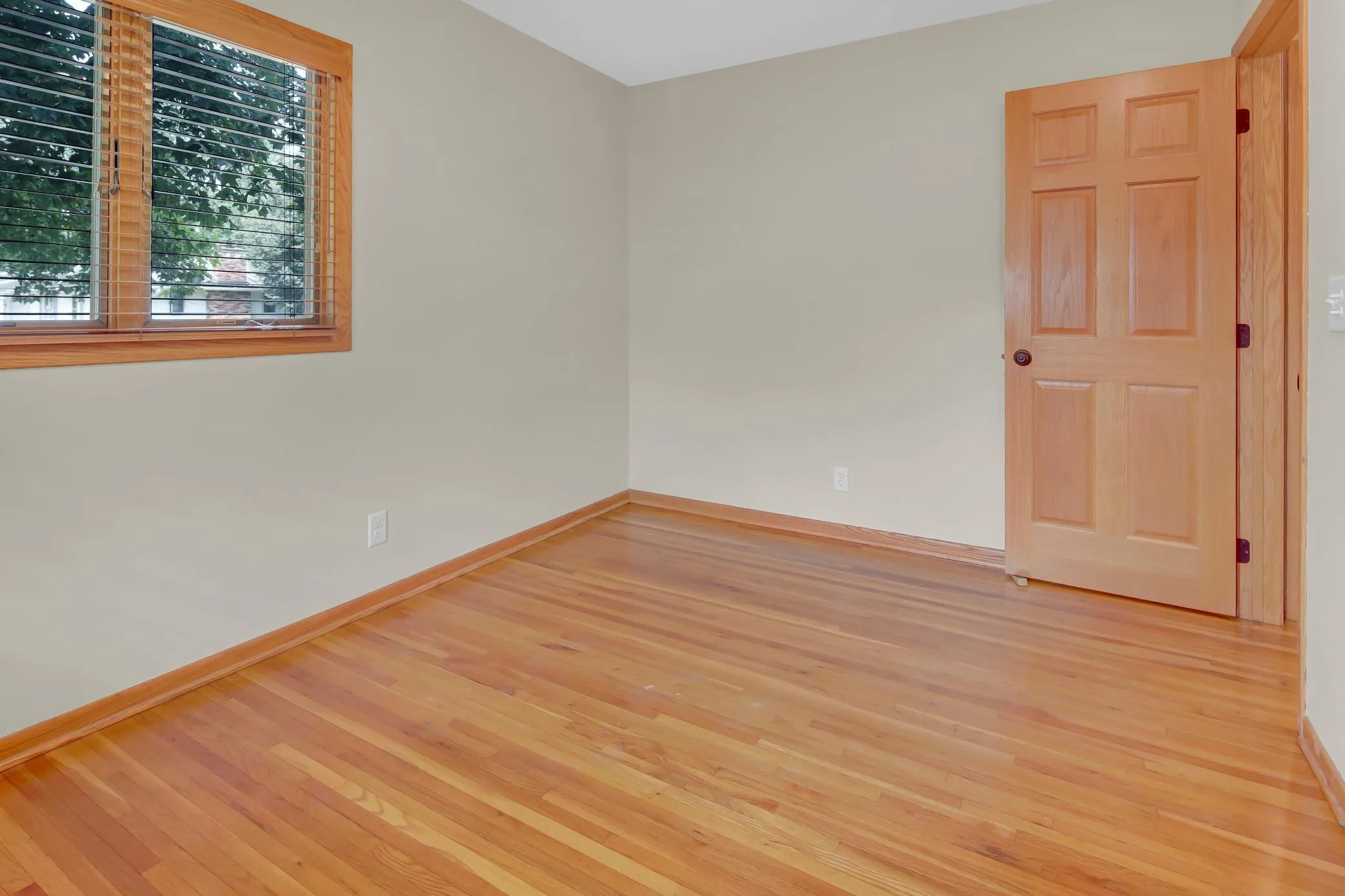 Photo 18 of 1381 Woodhill Drive