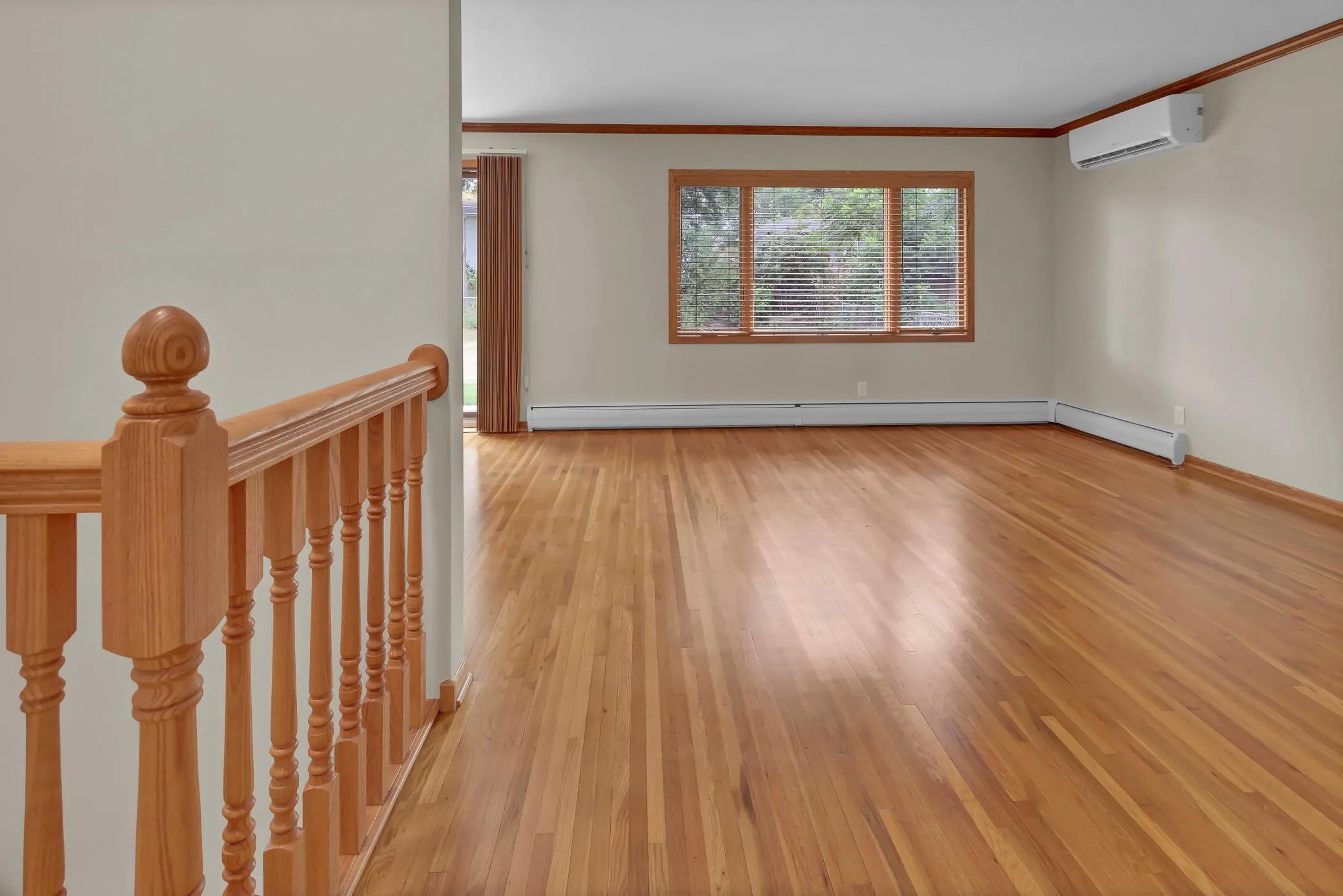 Photo 4 of 1381 Woodhill Drive