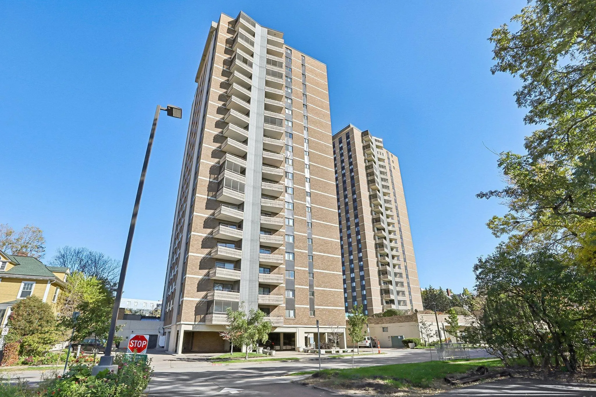Photo 38 of 410 Groveland Avenue Unit 305