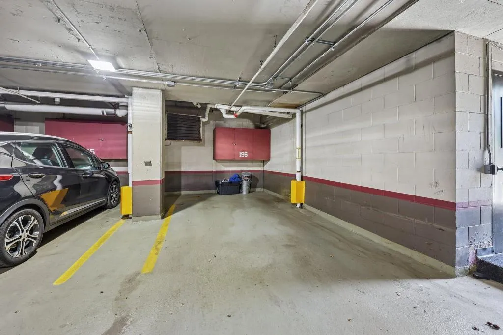 Photo 33 of 410 Groveland Avenue Unit 305