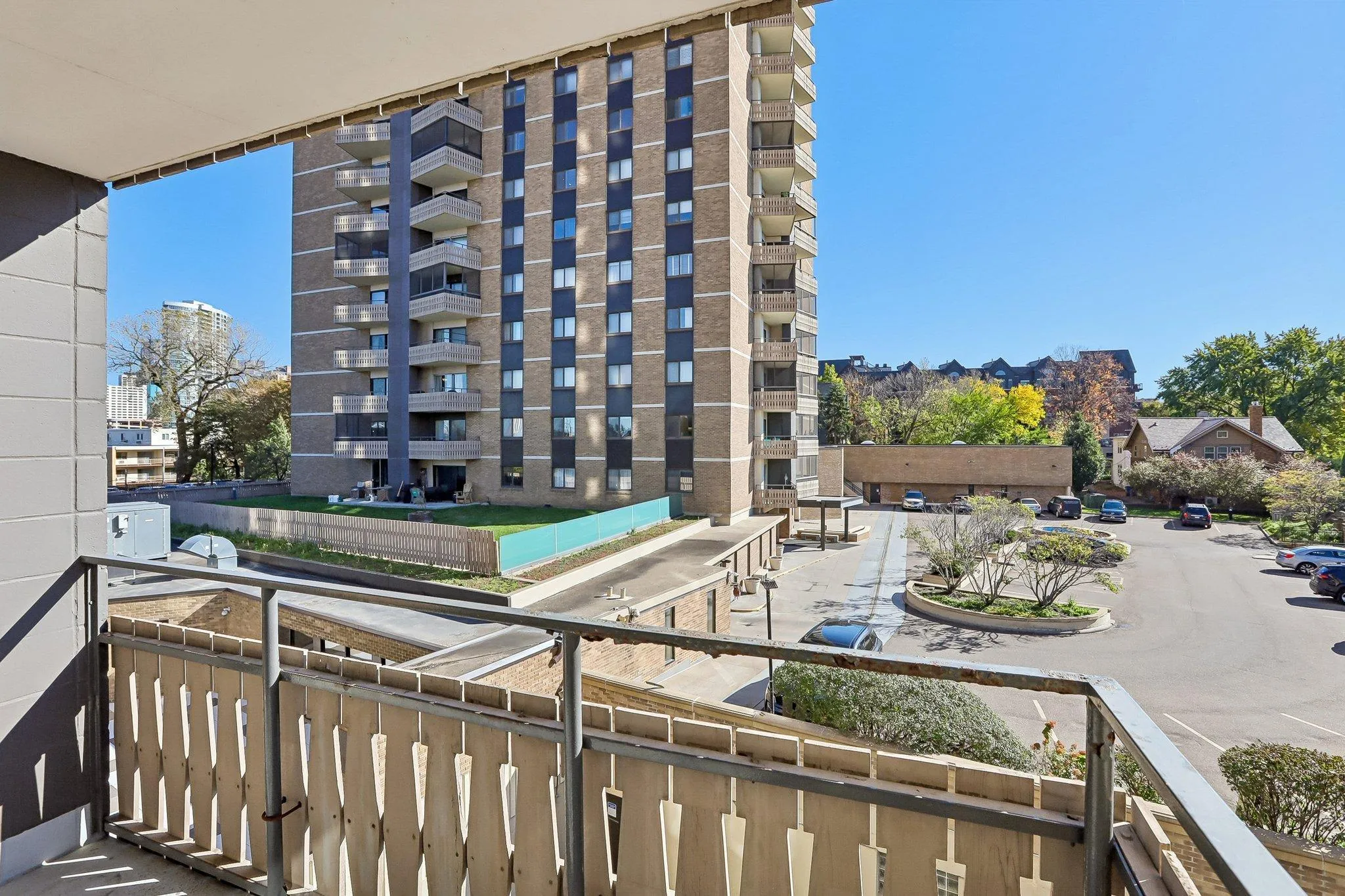 Photo 25 of 410 Groveland Avenue Unit 305