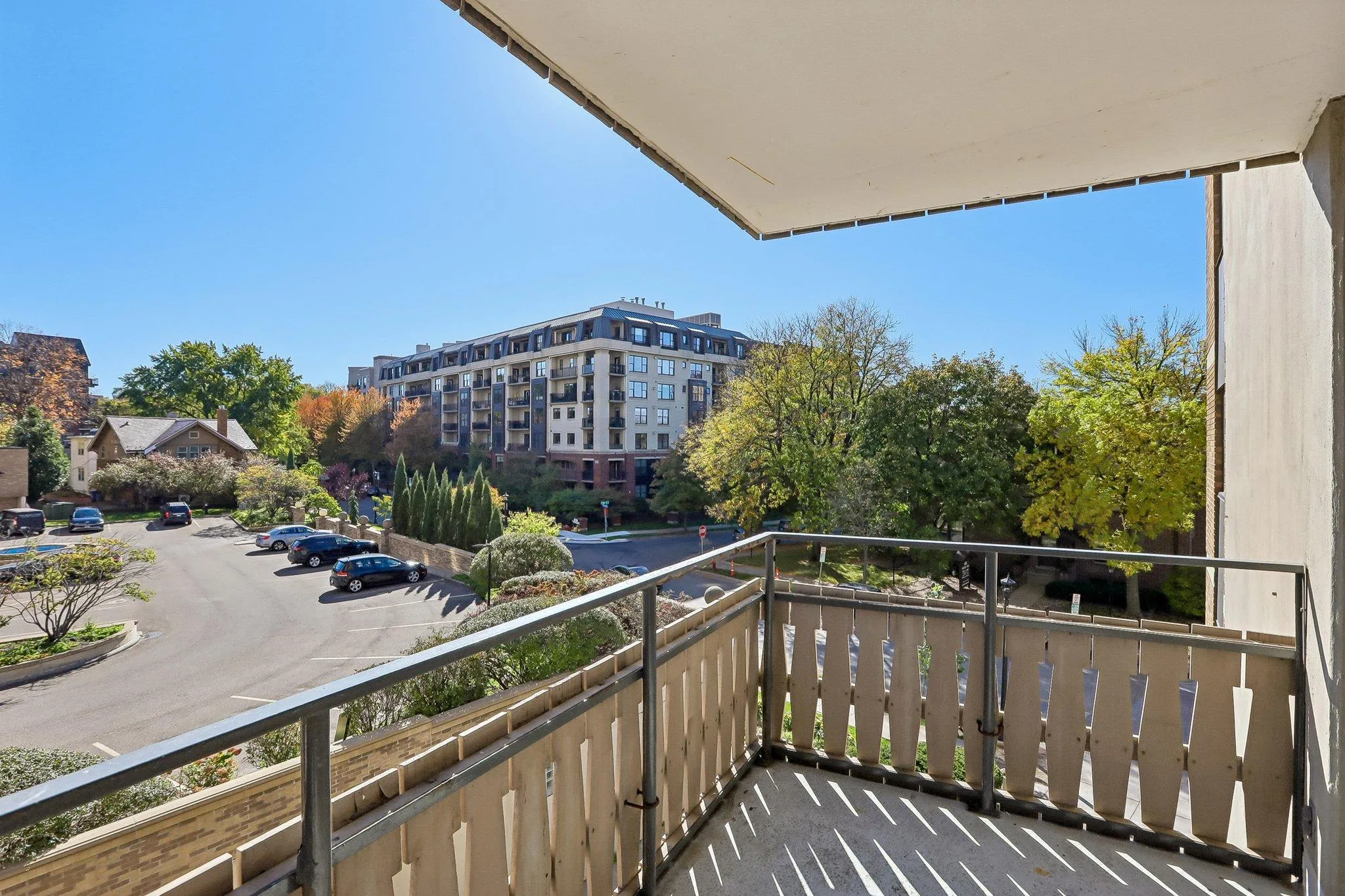 Photo 24 of 410 Groveland Avenue Unit 305