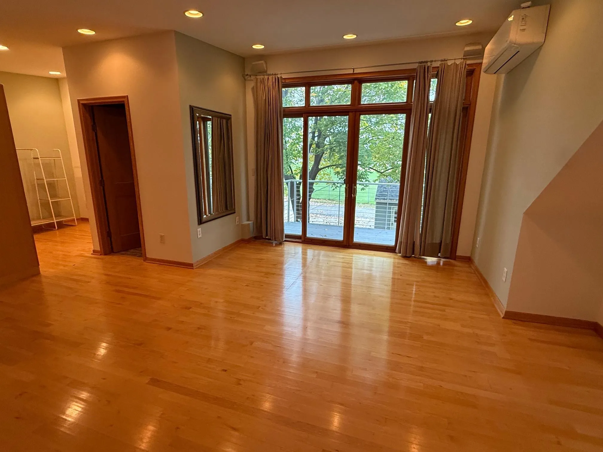 Photo 6 of 1411 Hartford Avenue