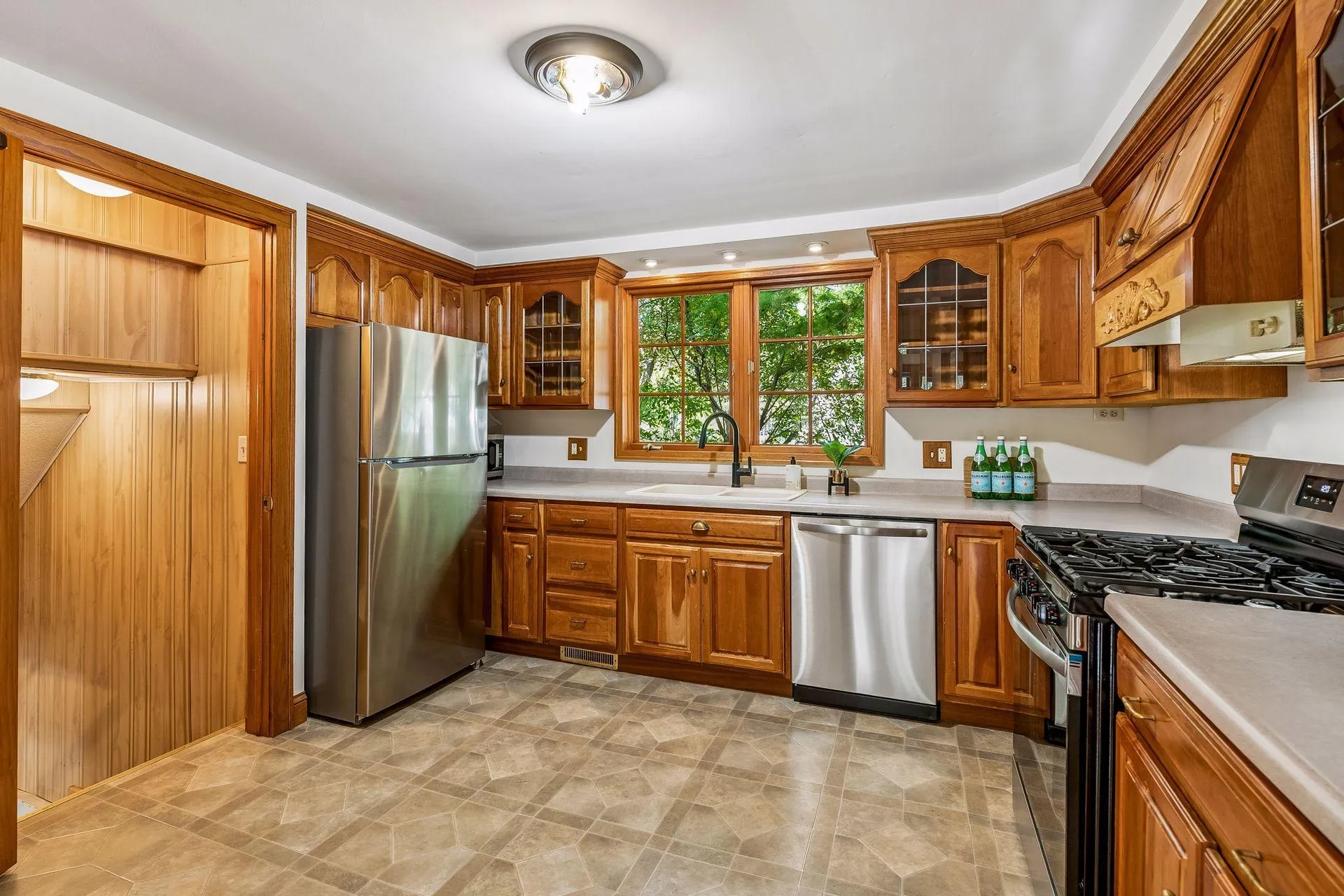Photo 9 of 4357 30th S Avenue