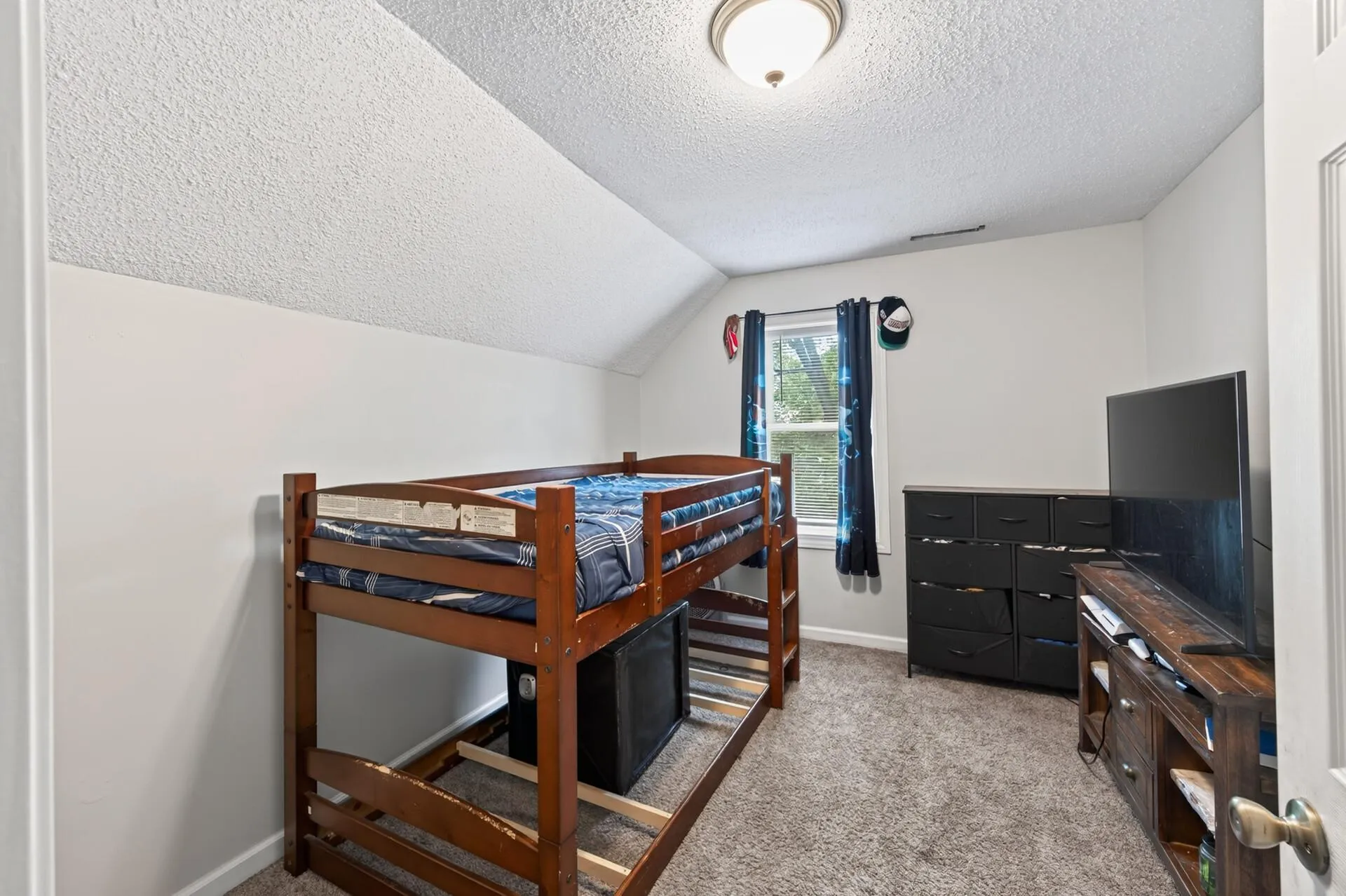 Photo 13 of 1076 Ross Avenue