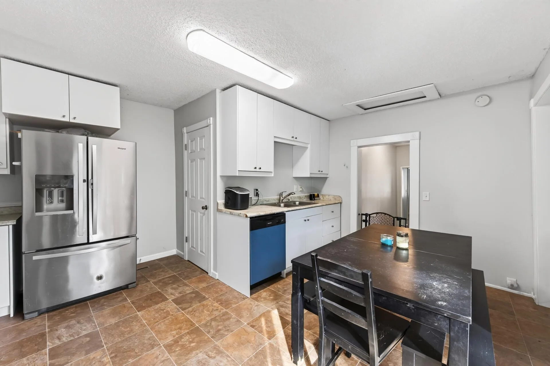 Photo 7 of 1076 Ross Avenue