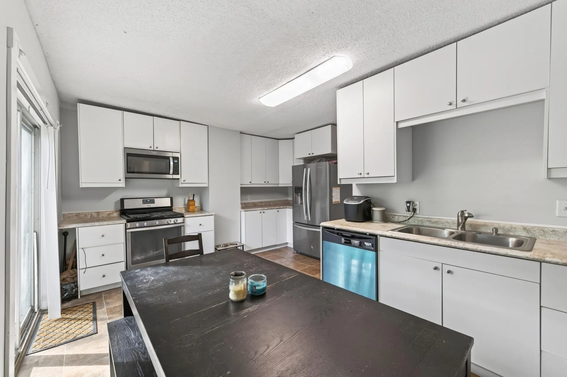 Photo 6 of 1076 Ross Avenue