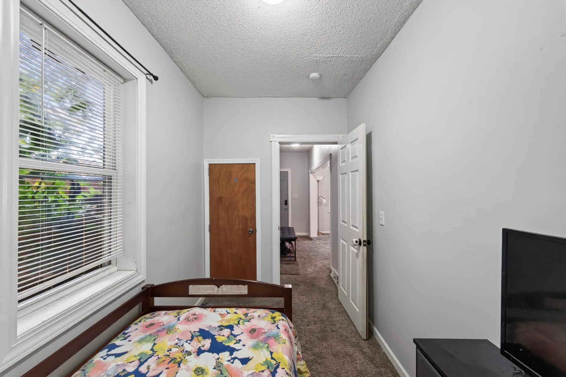 Photo 10 of 1076 Ross Avenue