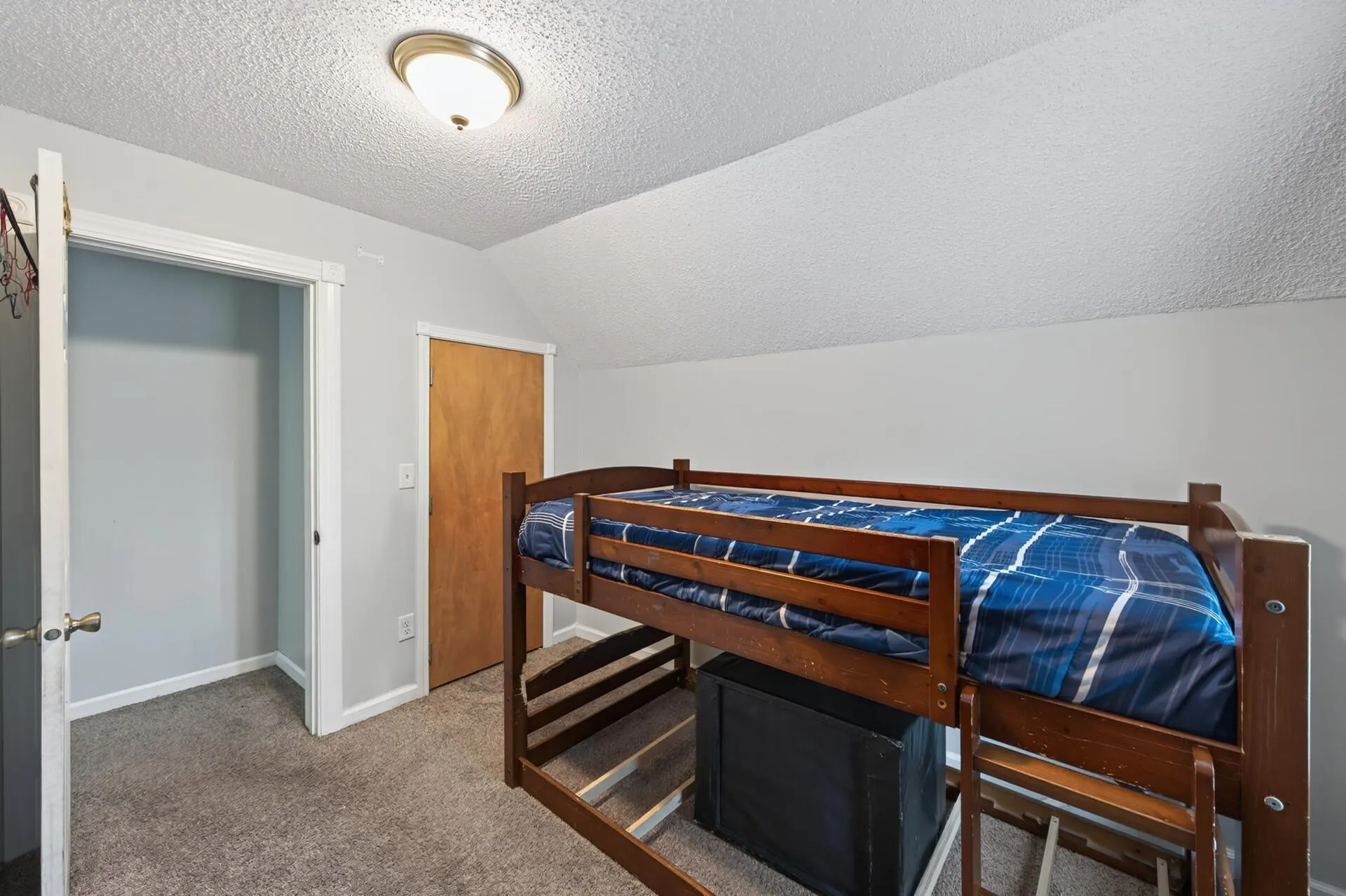 Photo 14 of 1076 Ross Avenue