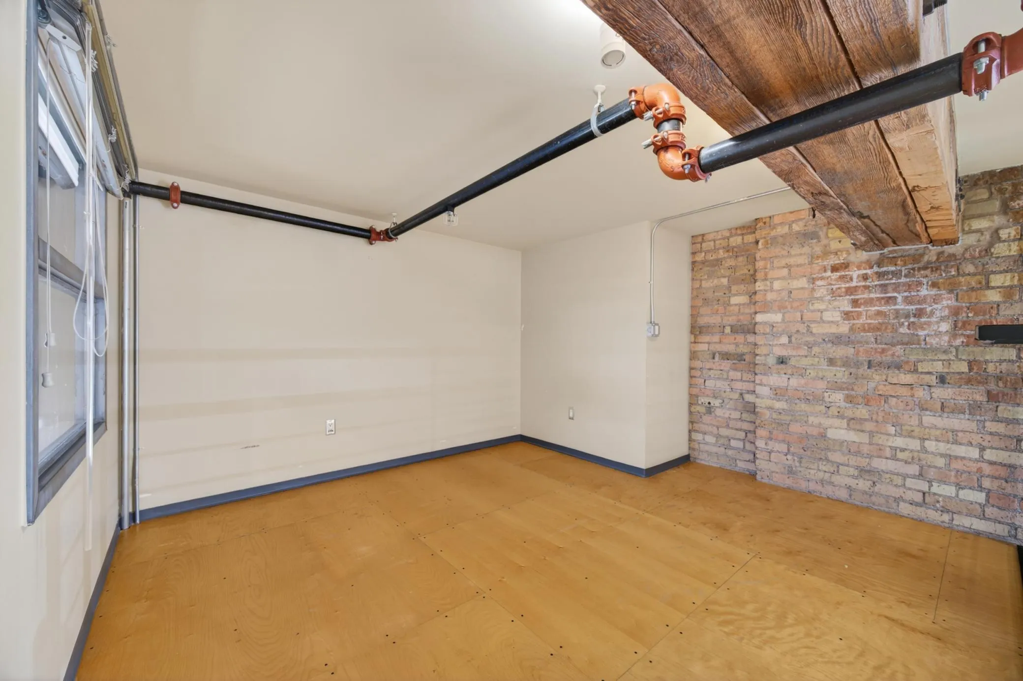 Photo 18 of 801 Washington N Avenue Unit 322