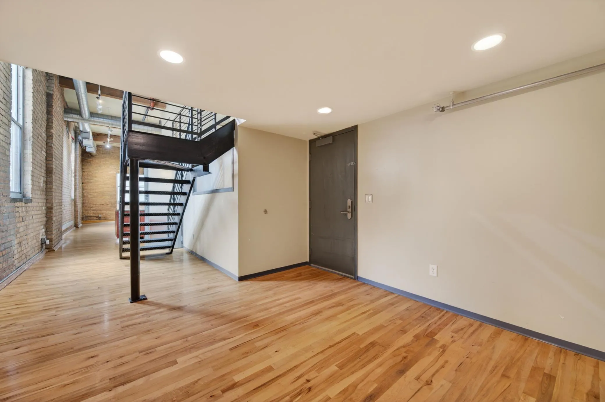 Photo 22 of 801 Washington N Avenue Unit 322