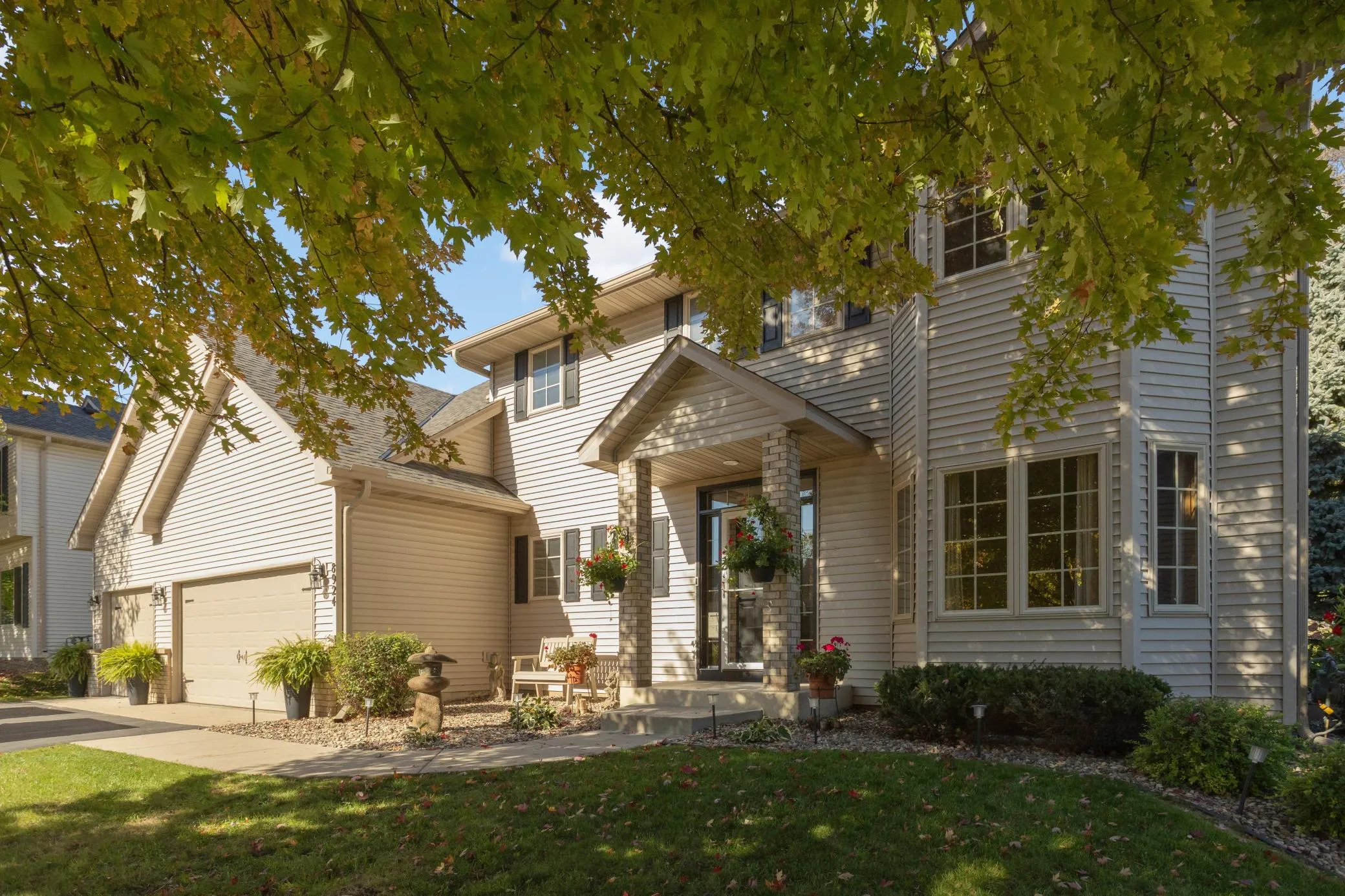 Photo 2 of 8924 Heatherton Ridge Drive