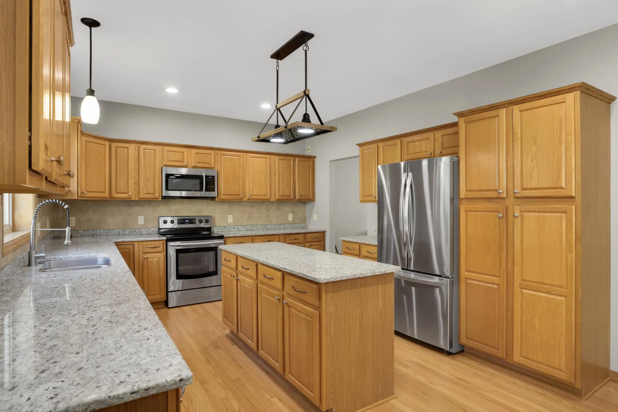 Photo 4 of 8924 Heatherton Ridge Drive