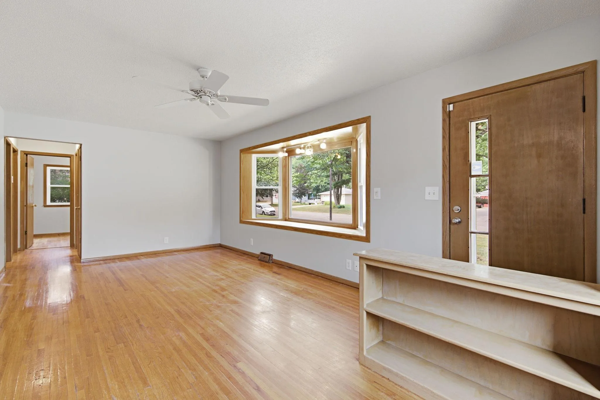 Photo 5 of 6717 Dutton Avenue