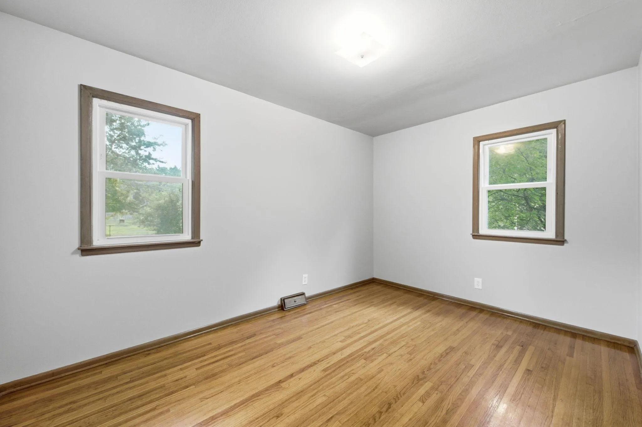 Photo 14 of 6717 Dutton Avenue