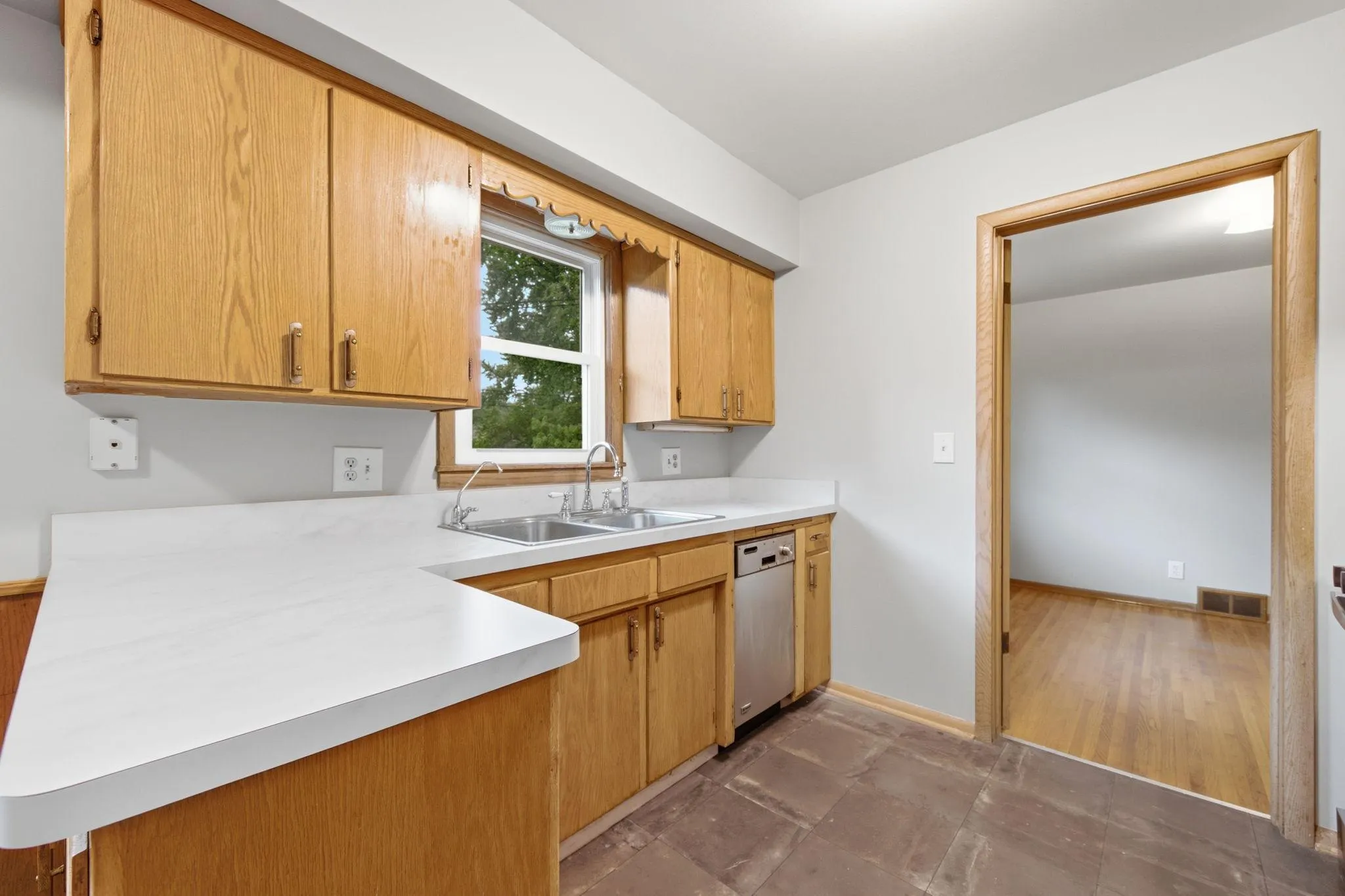 Photo 11 of 6717 Dutton Avenue