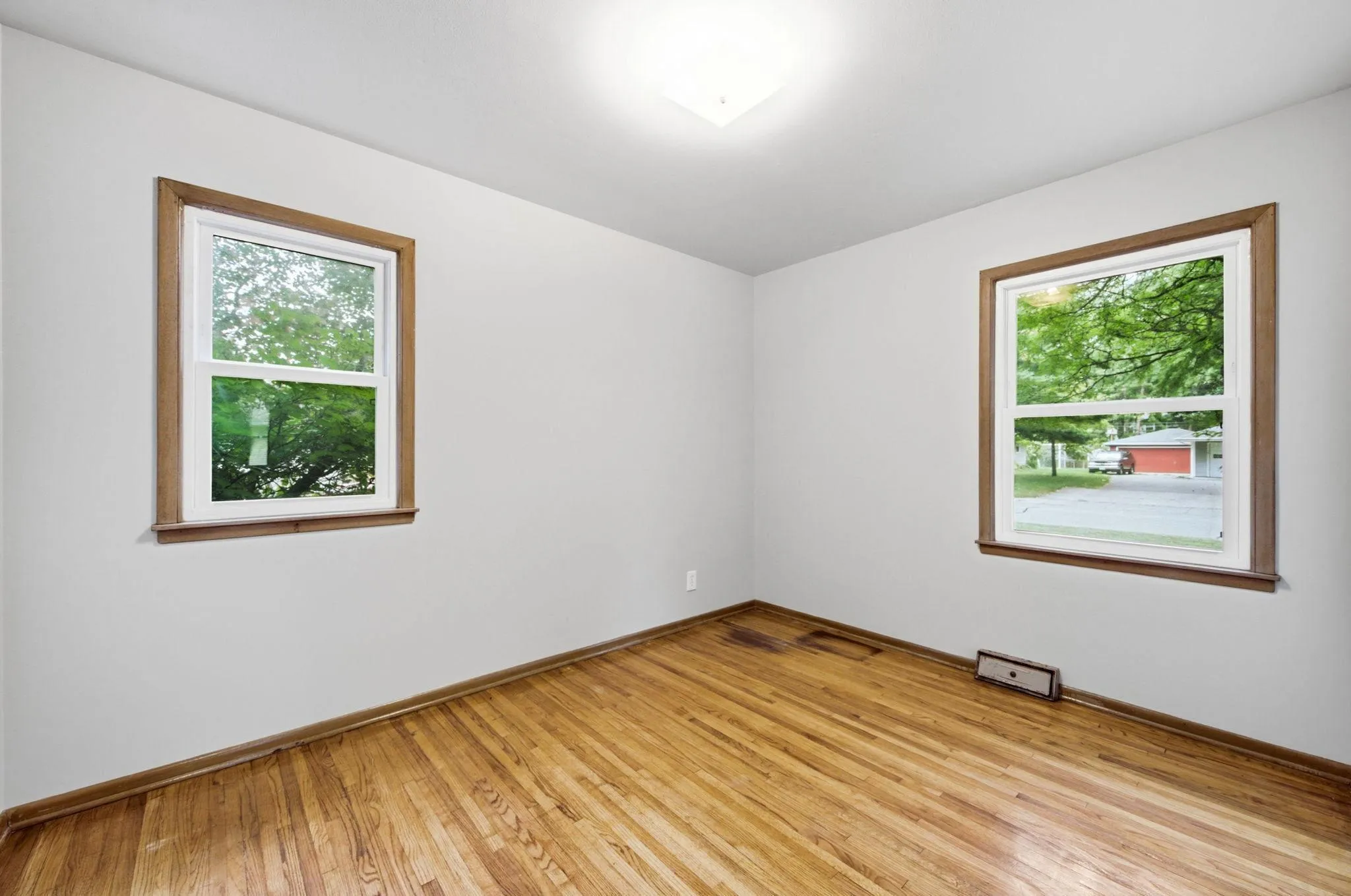 Photo 16 of 6717 Dutton Avenue