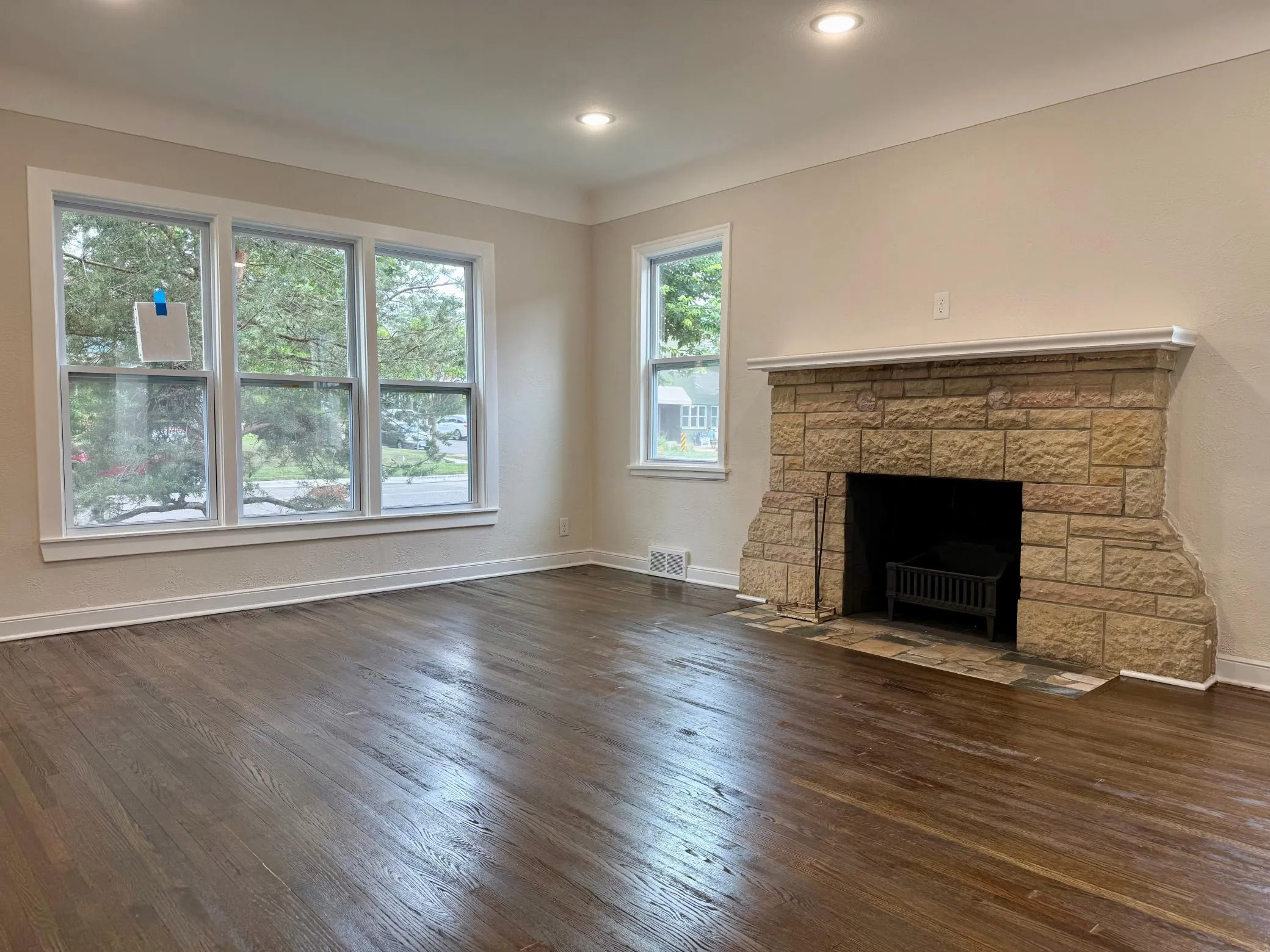 Photo 3 of 1496 Hamline N Avenue